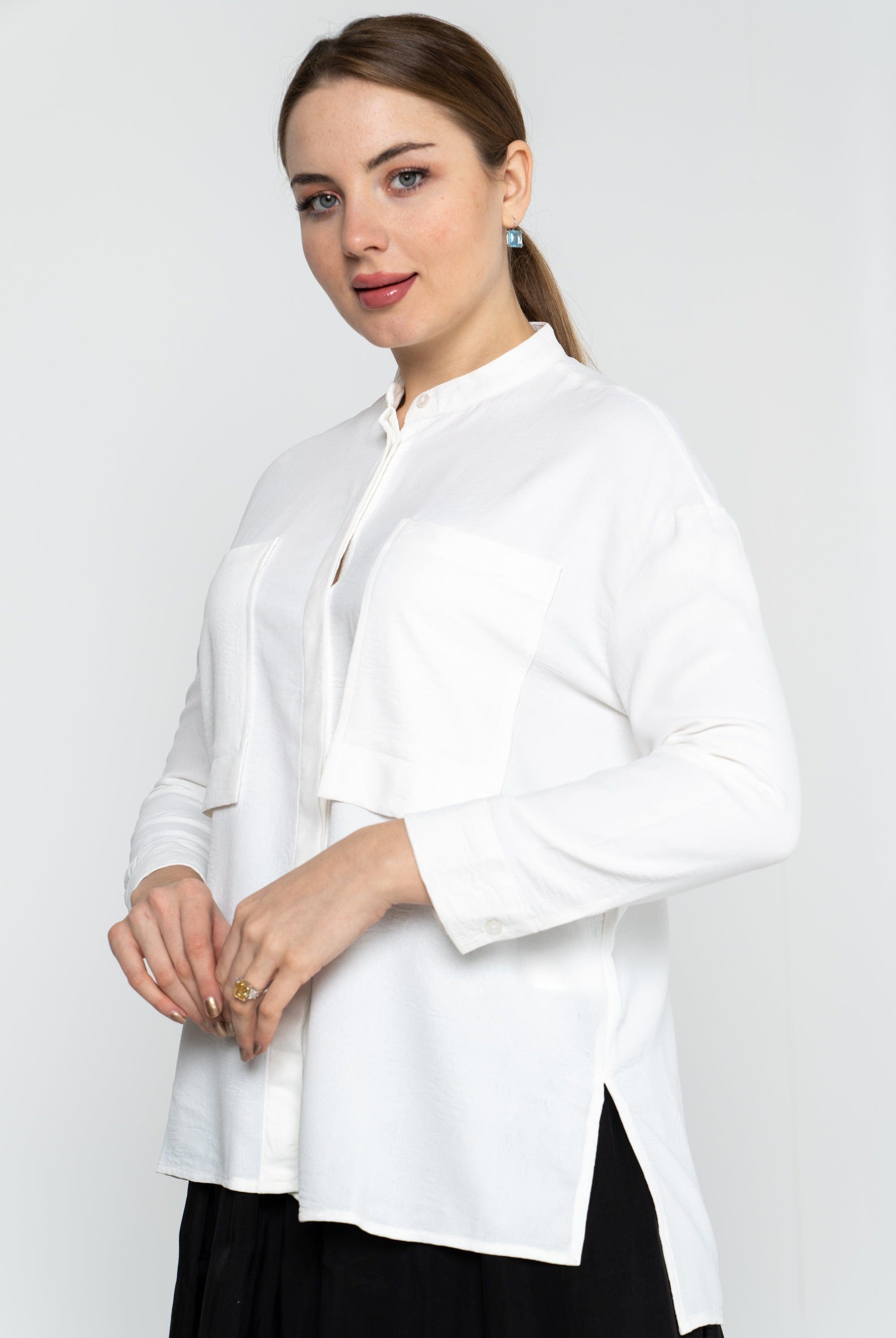 نتشي بلوزة بجيوب على الصدر بأكمام 3/4