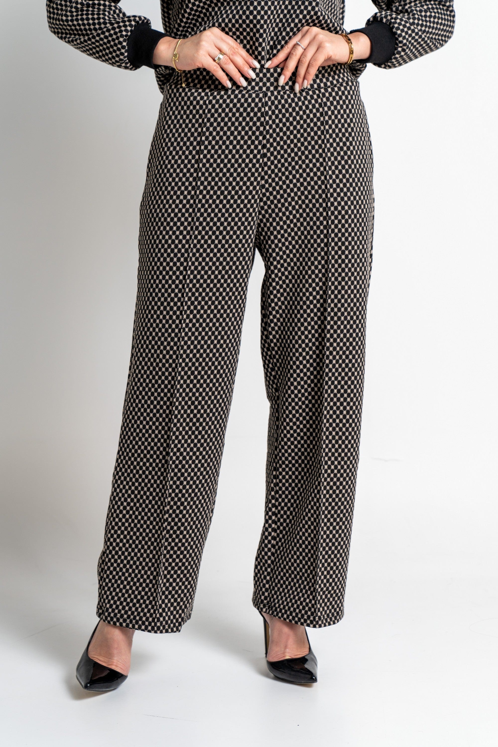 نتشي سروال نسائي طويل منقط