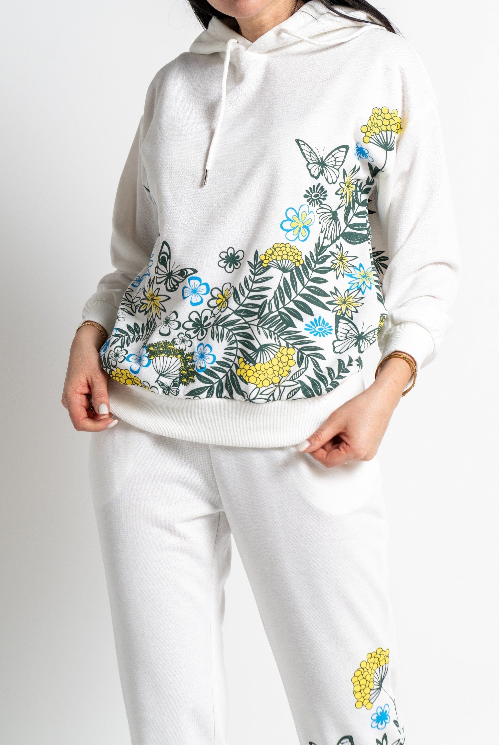 نتشي بلوزة بأكمام طويلة بهودي مشجرة