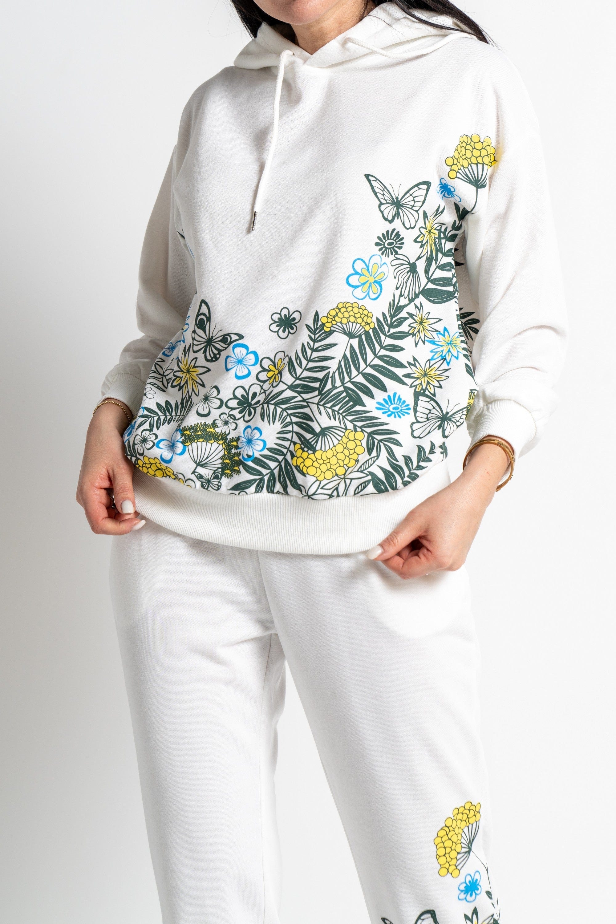 نتشي بلوزة بأكمام طويلة بهودي مشجرة