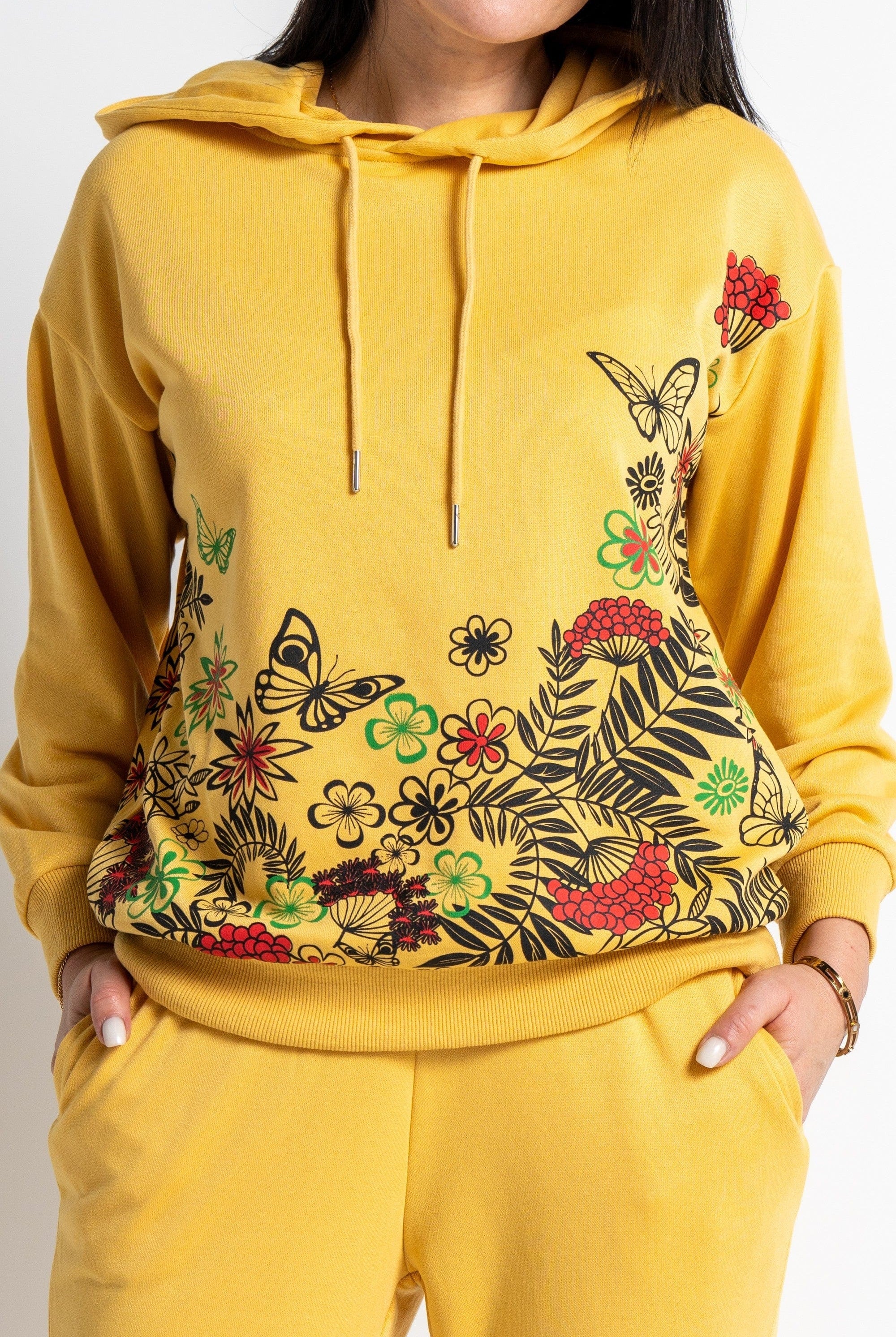 نتشي بلوزة بأكمام طويلة بهودي مشجرة