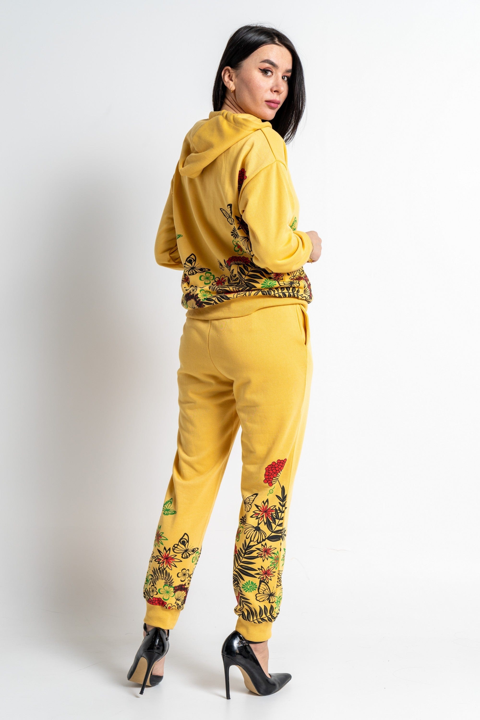 نتشي سويت بانتس طويل بطبعة مشجرة