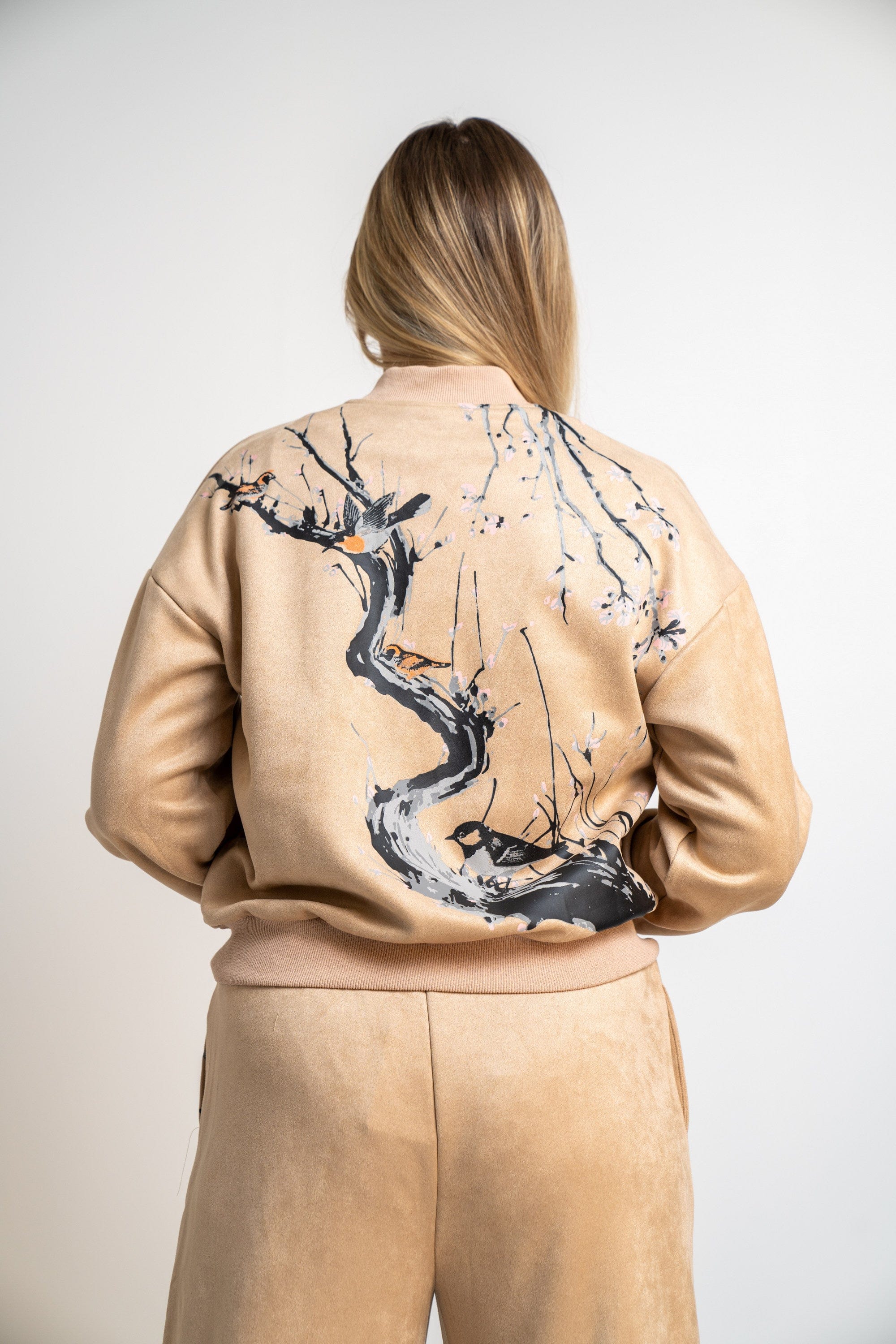 نتشي جاكيت بسحاب كم طويل نسائي