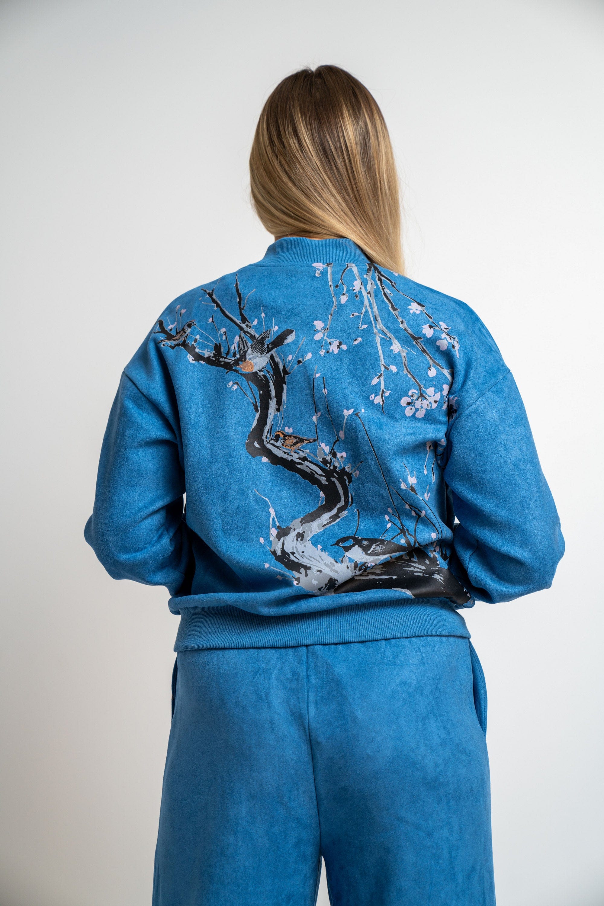 نتشي جاكيت بسحاب كم طويل نسائي