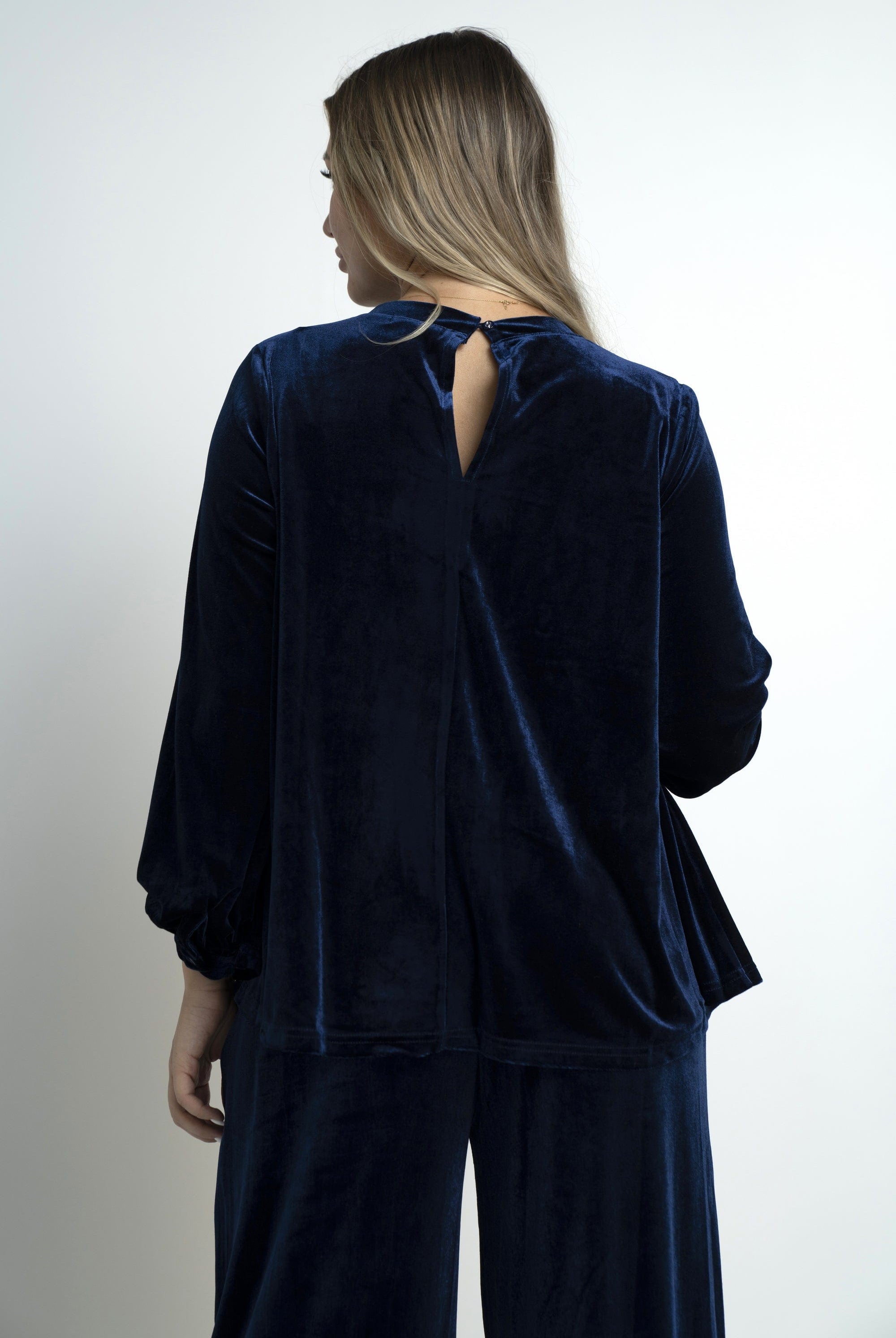 نتشي بلوزة سادة واسعة كم طويل نسائي أزرق