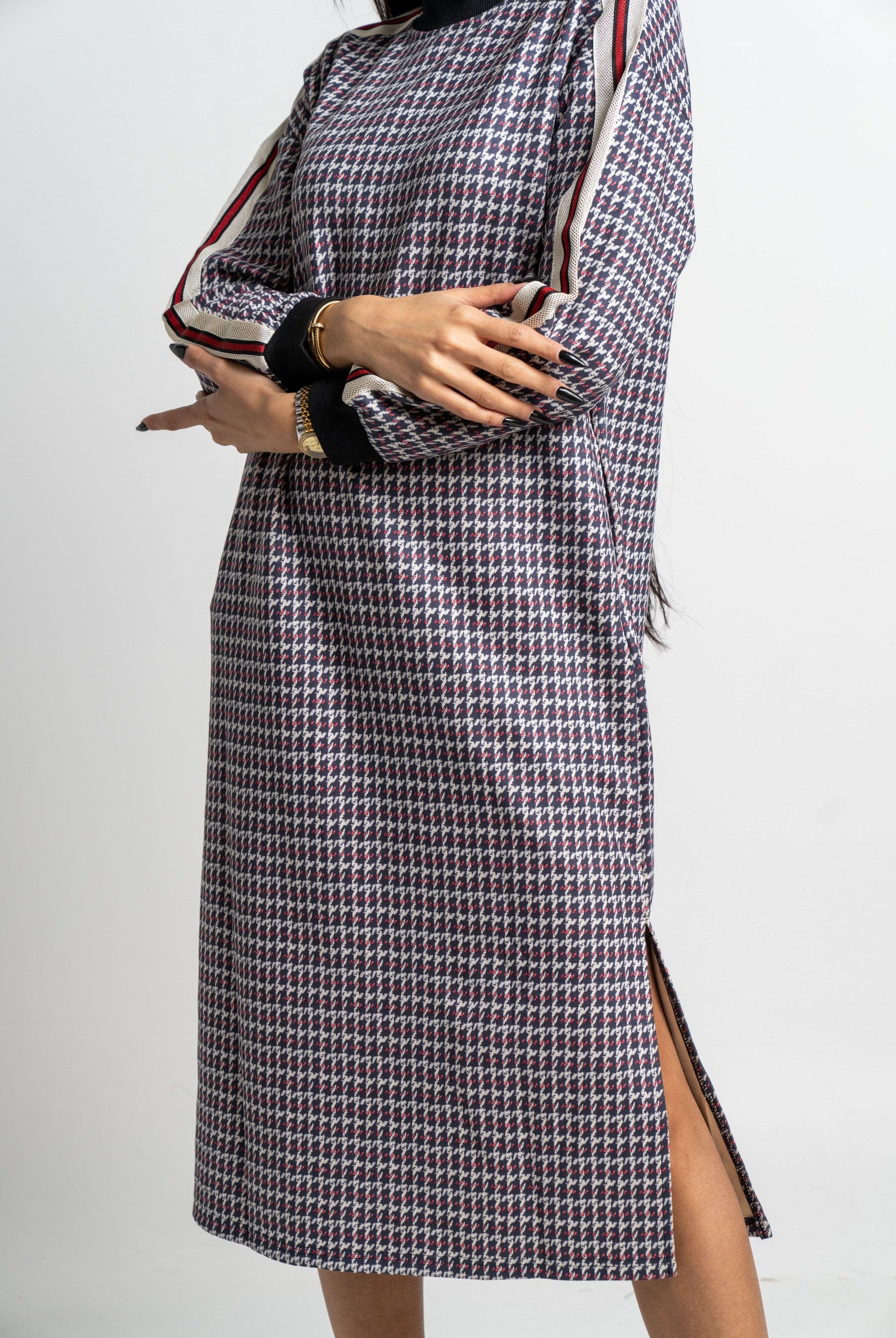 نتشي فستان ميدي مربعات كم طويل مخطط بالطول نسائي رمادي داكن