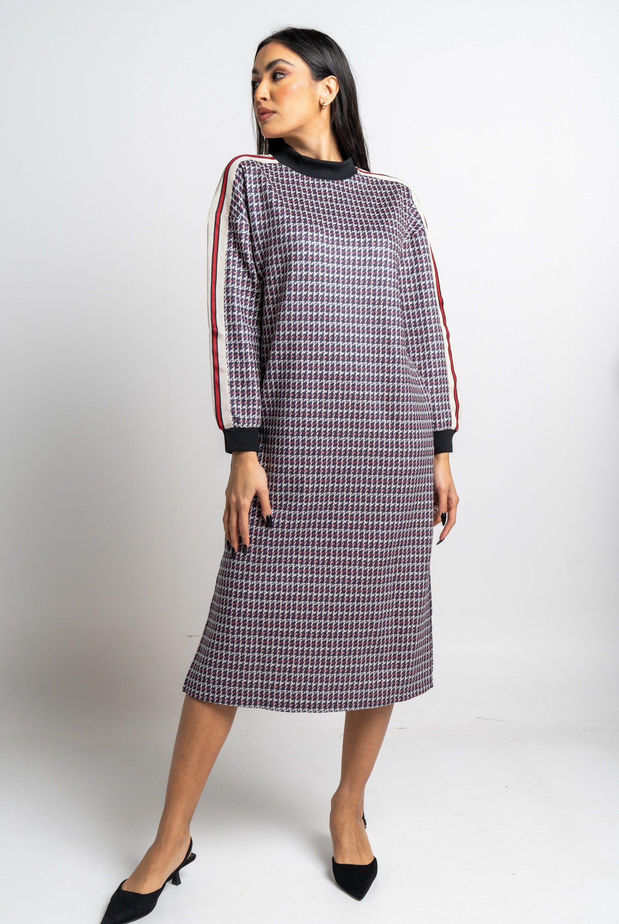 نتشي فستان ميدي مربعات كم طويل مخطط بالطول نسائي رمادي داكن