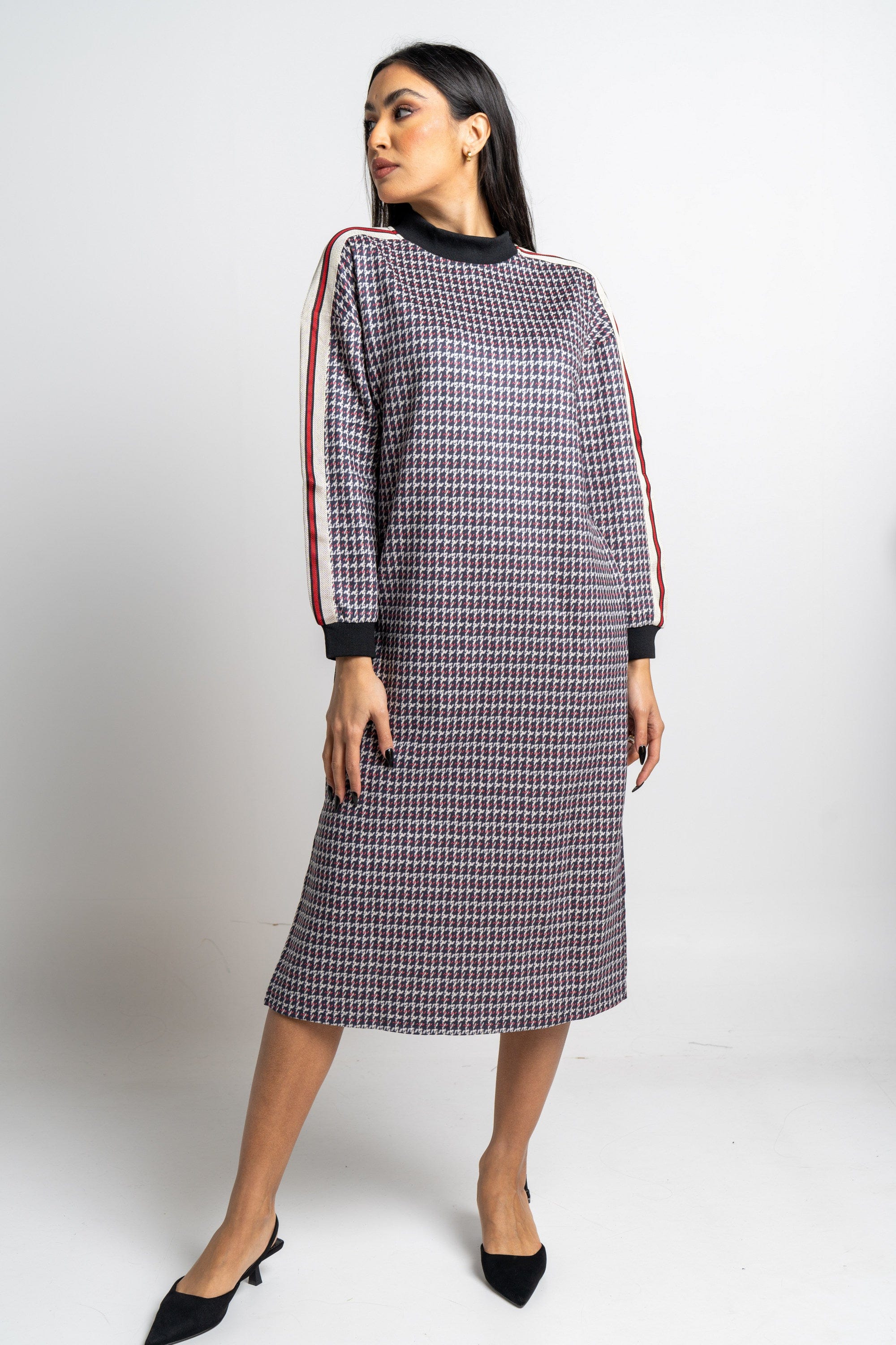 نتشي فستان ميدي مربعات كم طويل مخطط بالطول نسائي رمادي داكن