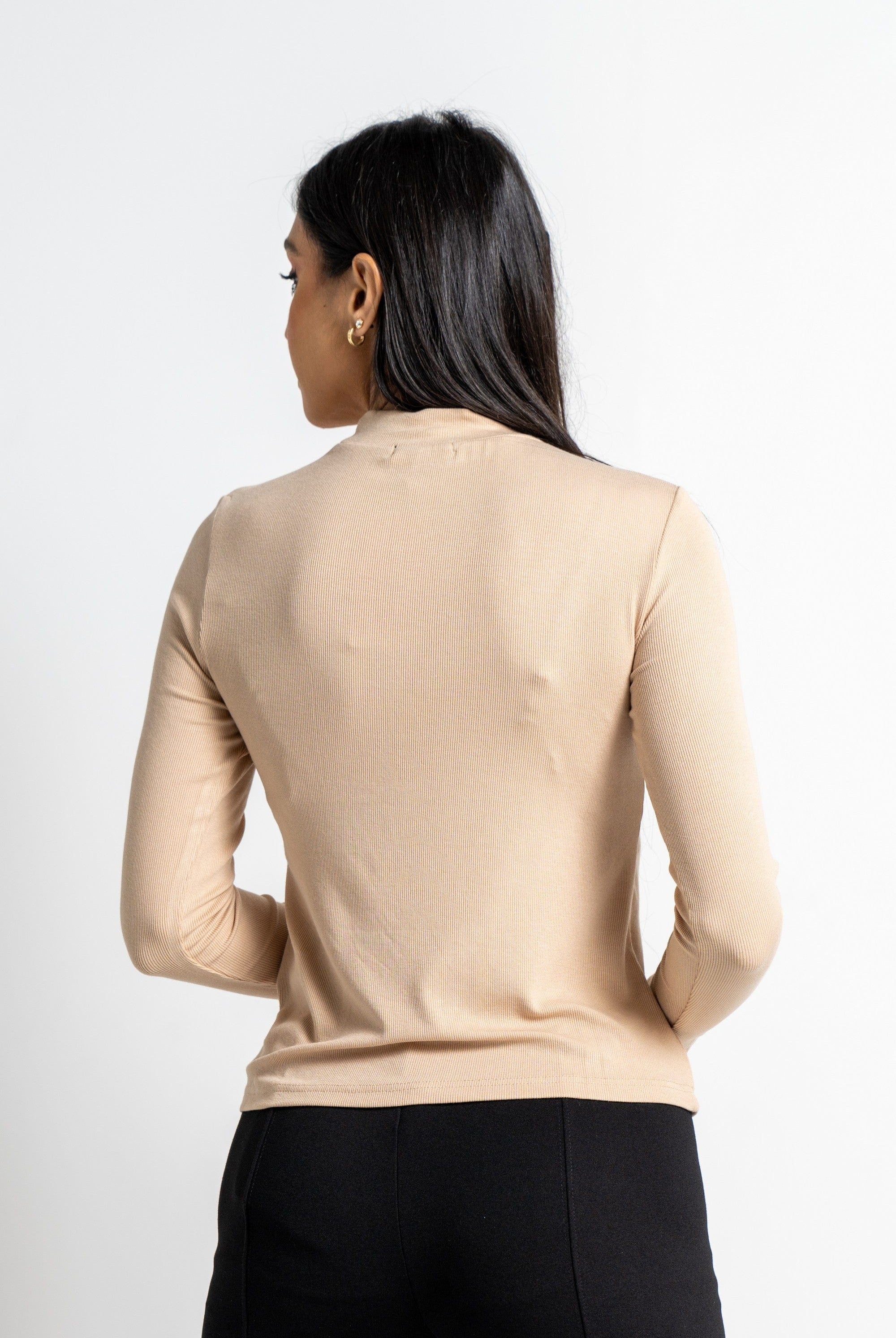 نتشي بلوزة نسائية منسوجة بأكمام طويلة