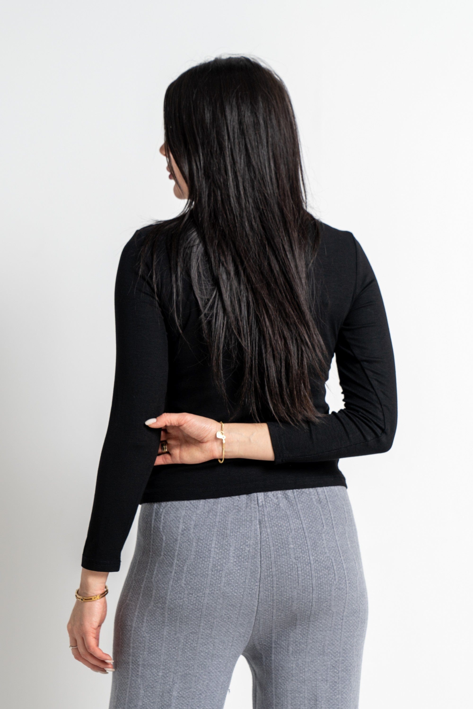 نتشي بلوزة نسائية منسوجة بأكمام طويلة