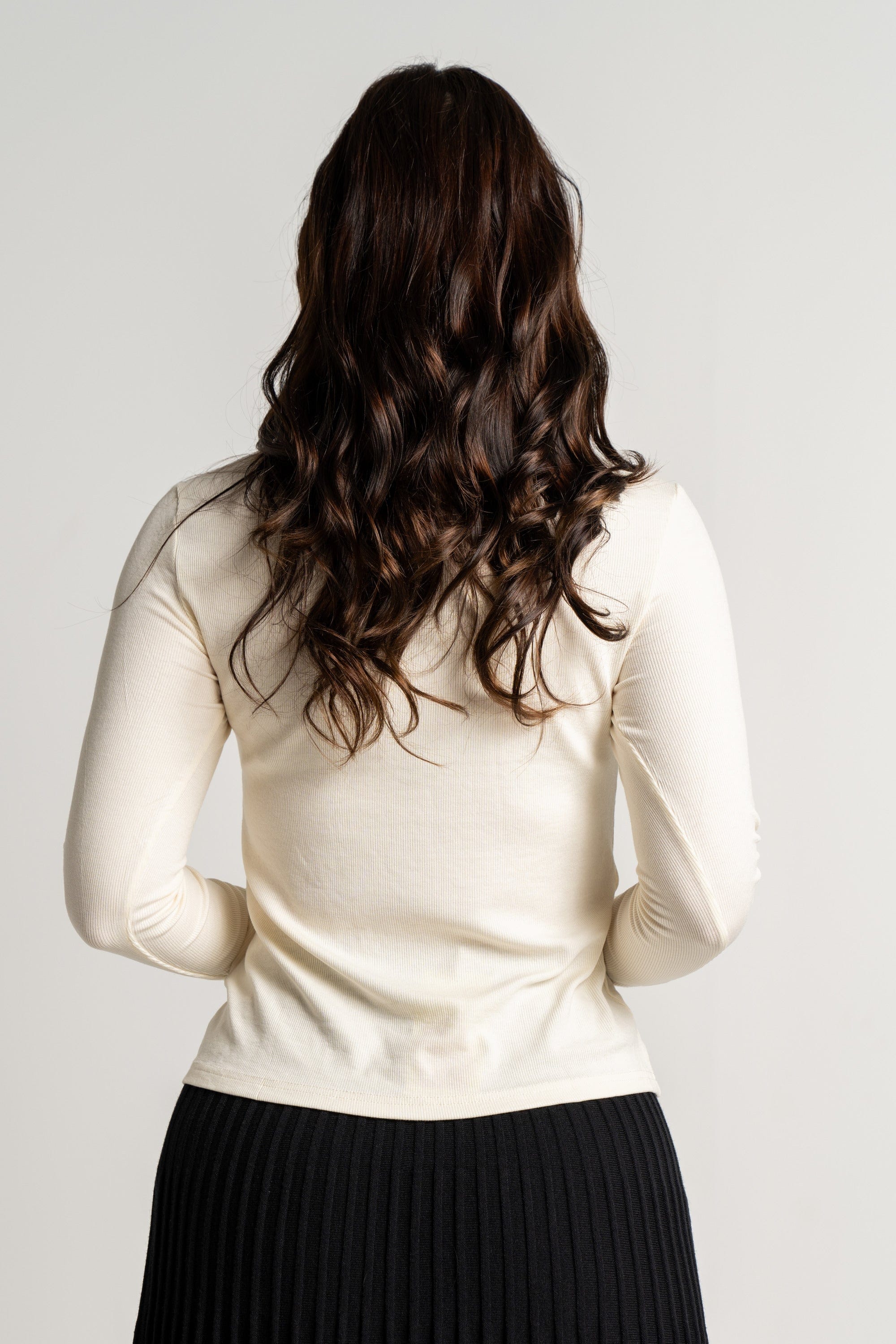 نتشي بلوزة نسائية منسوجة بأكمام طويلة