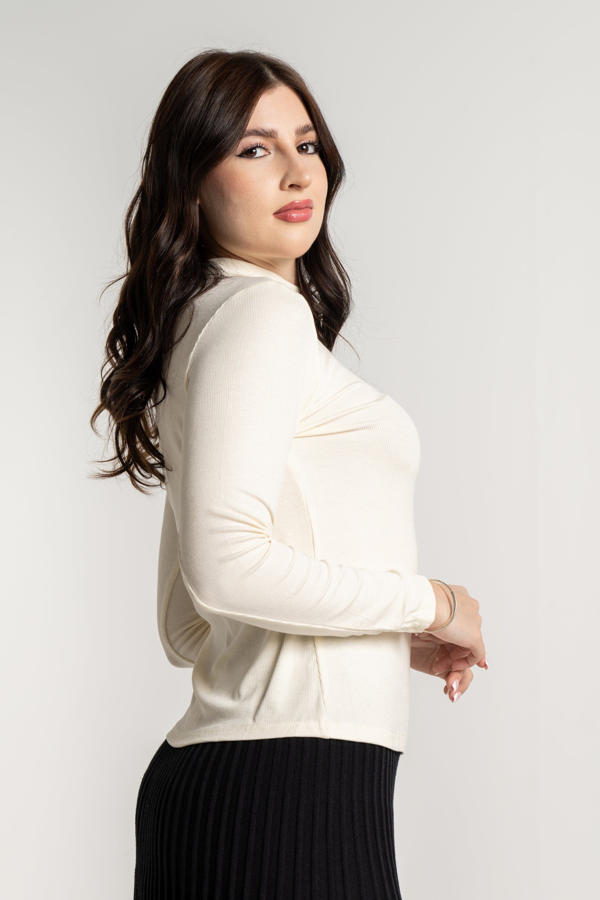 نتشي بلوزة نسائية منسوجة بأكمام طويلة