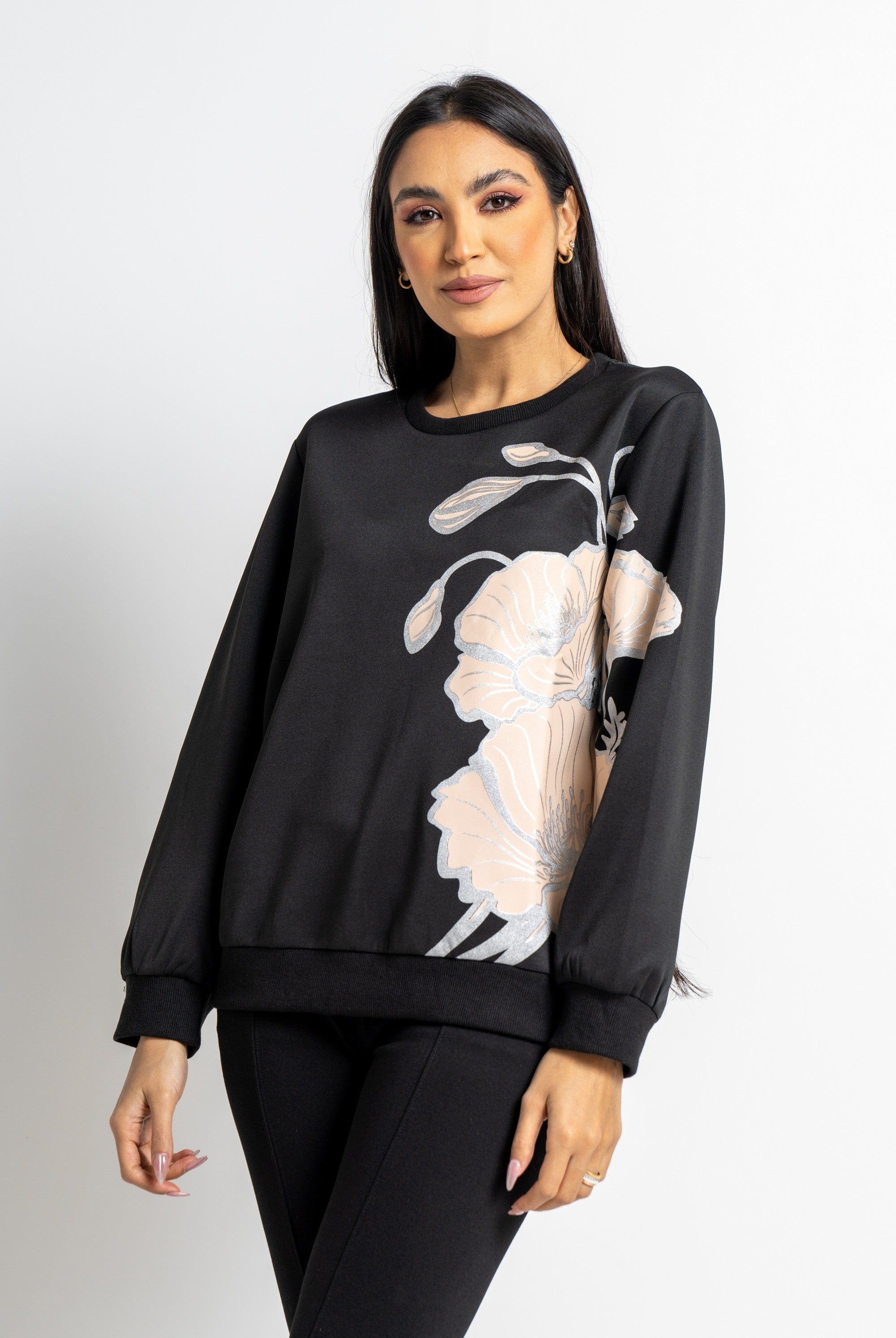 نتشي بلوزة بطبعة مشجرة بأكمام طويلة