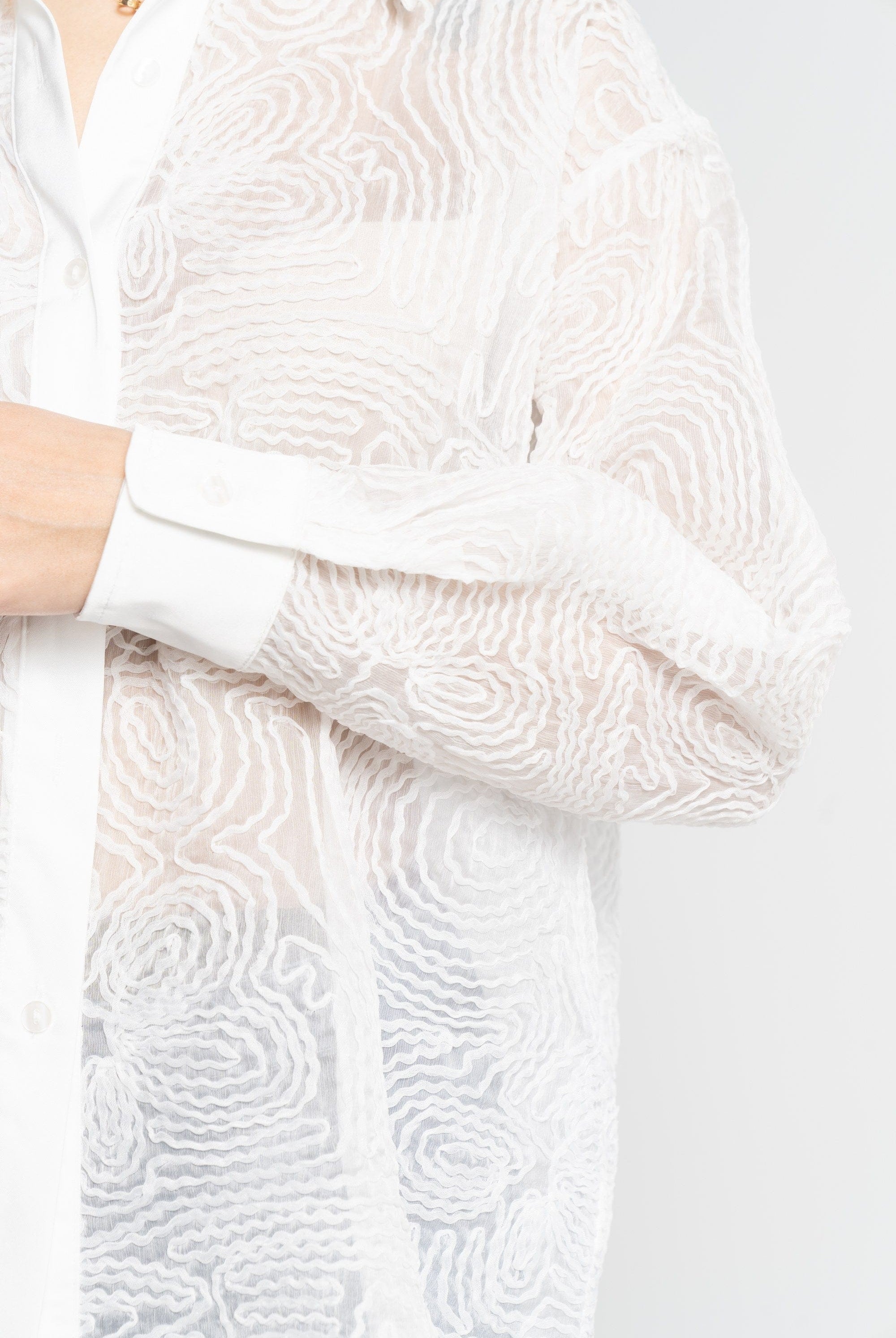 نتشي قميص بأكمام طويلة شفاف مطرز نسائي بأزرار أمامية