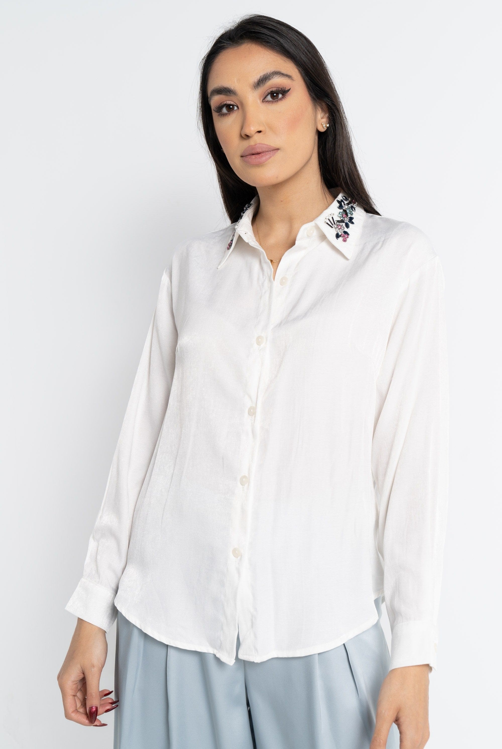 نتشي قميص طويل الأكمام سادة بياقة مطرزة نسائي