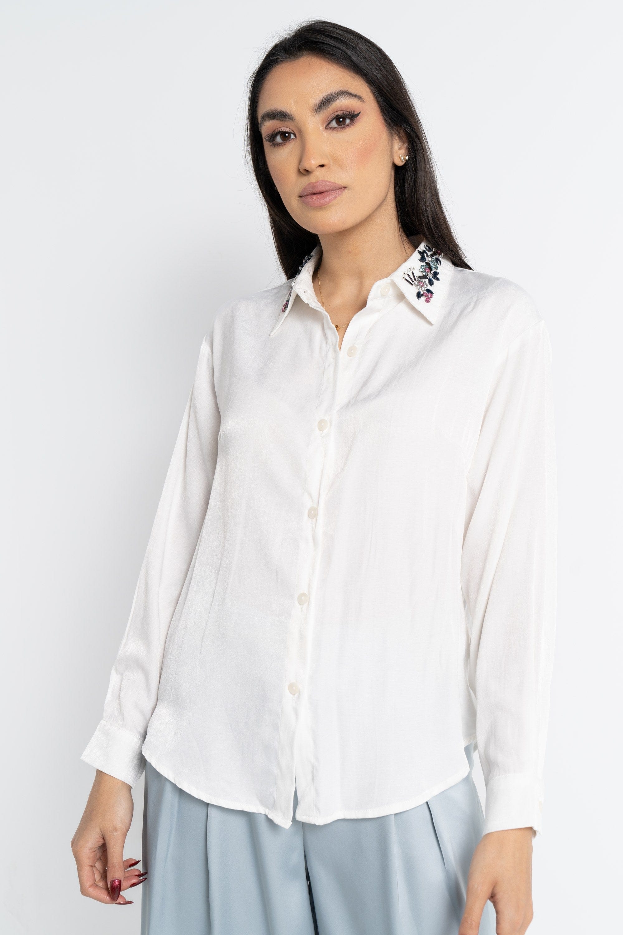 نتشي قميص طويل الأكمام سادة بياقة مطرزة نسائي