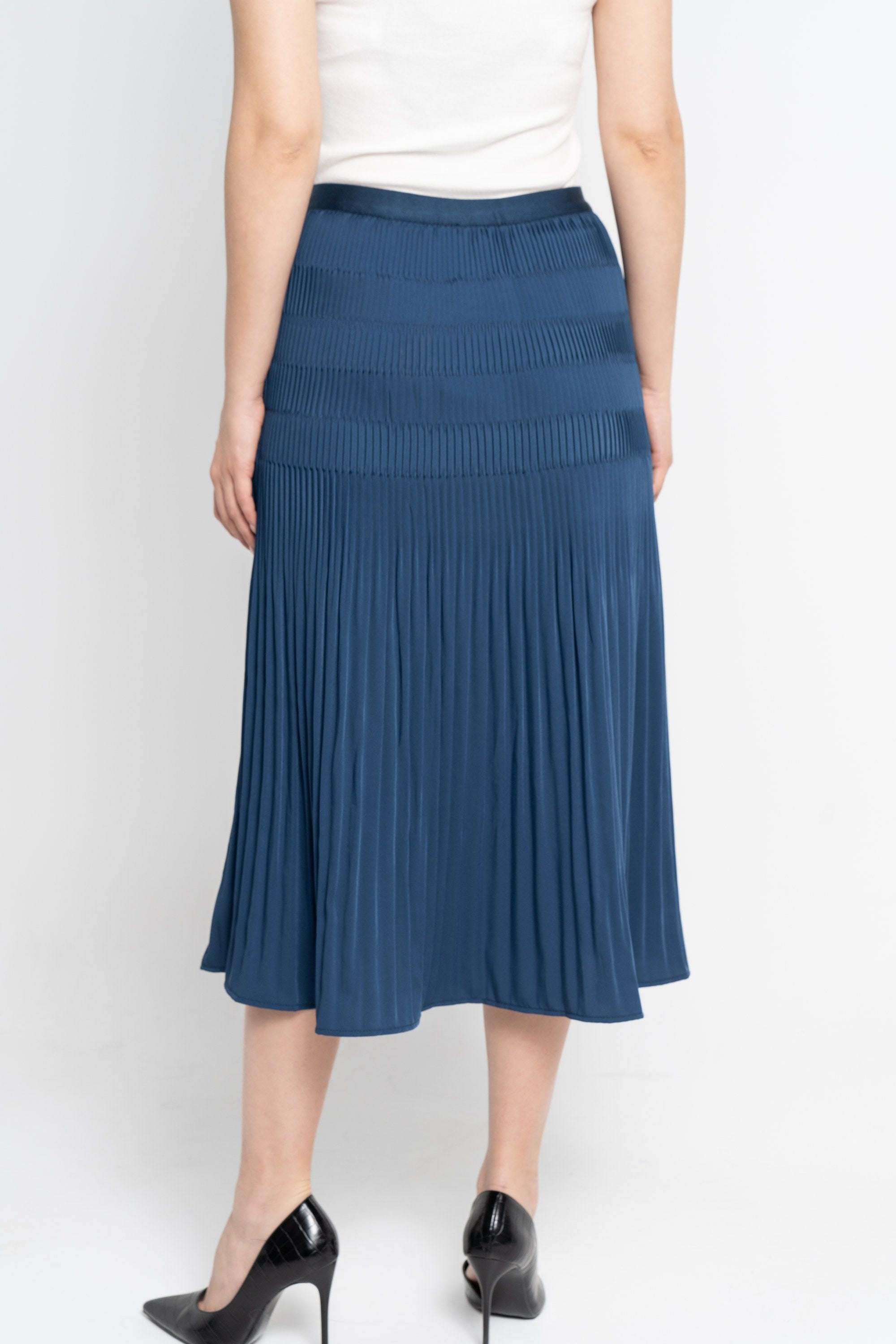 نتشي تنورة بطول الركبة مضلعة ميدي نسائي