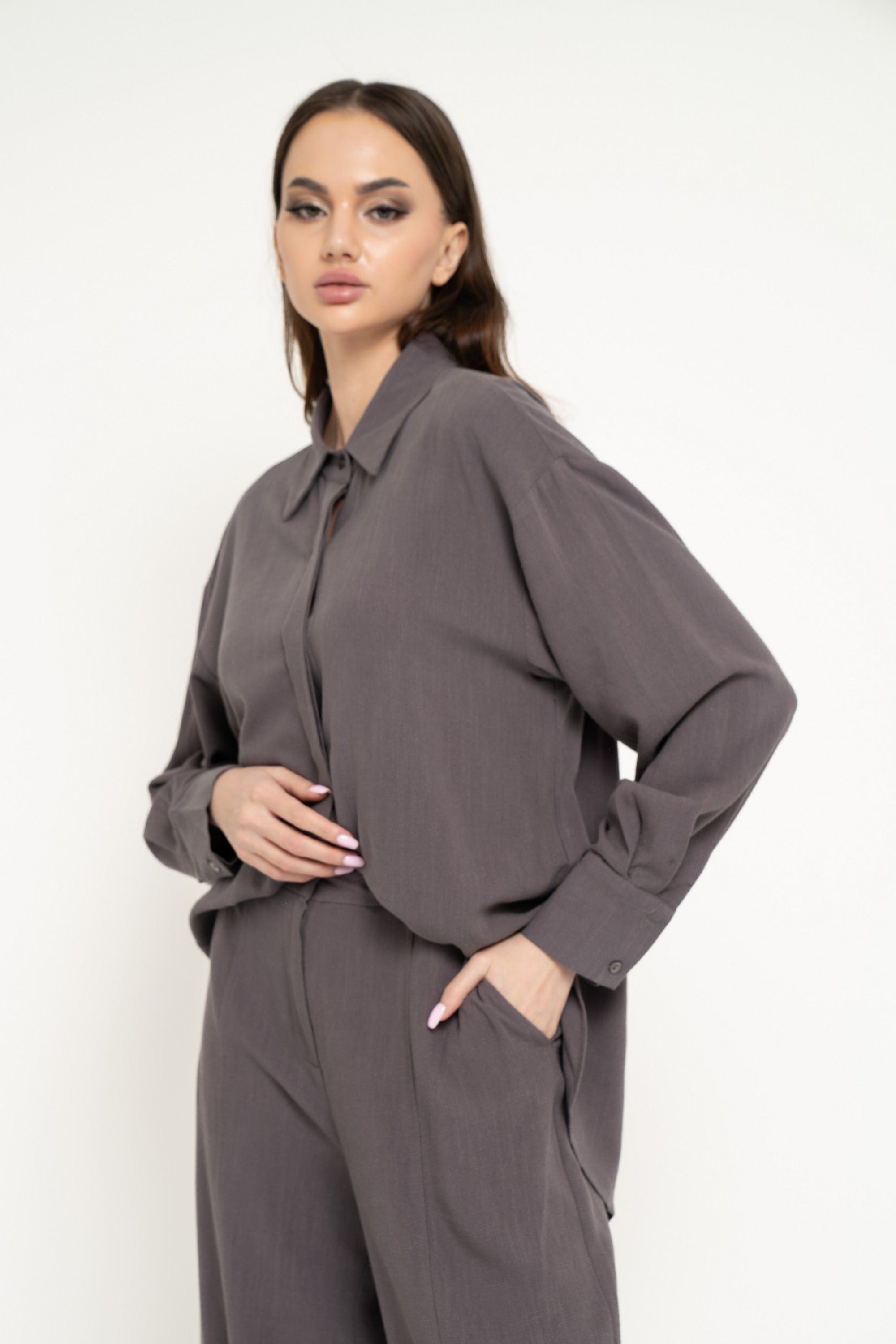 نتشي قميص بأزرار أمامية سادة كم طويل وياقة نسائي