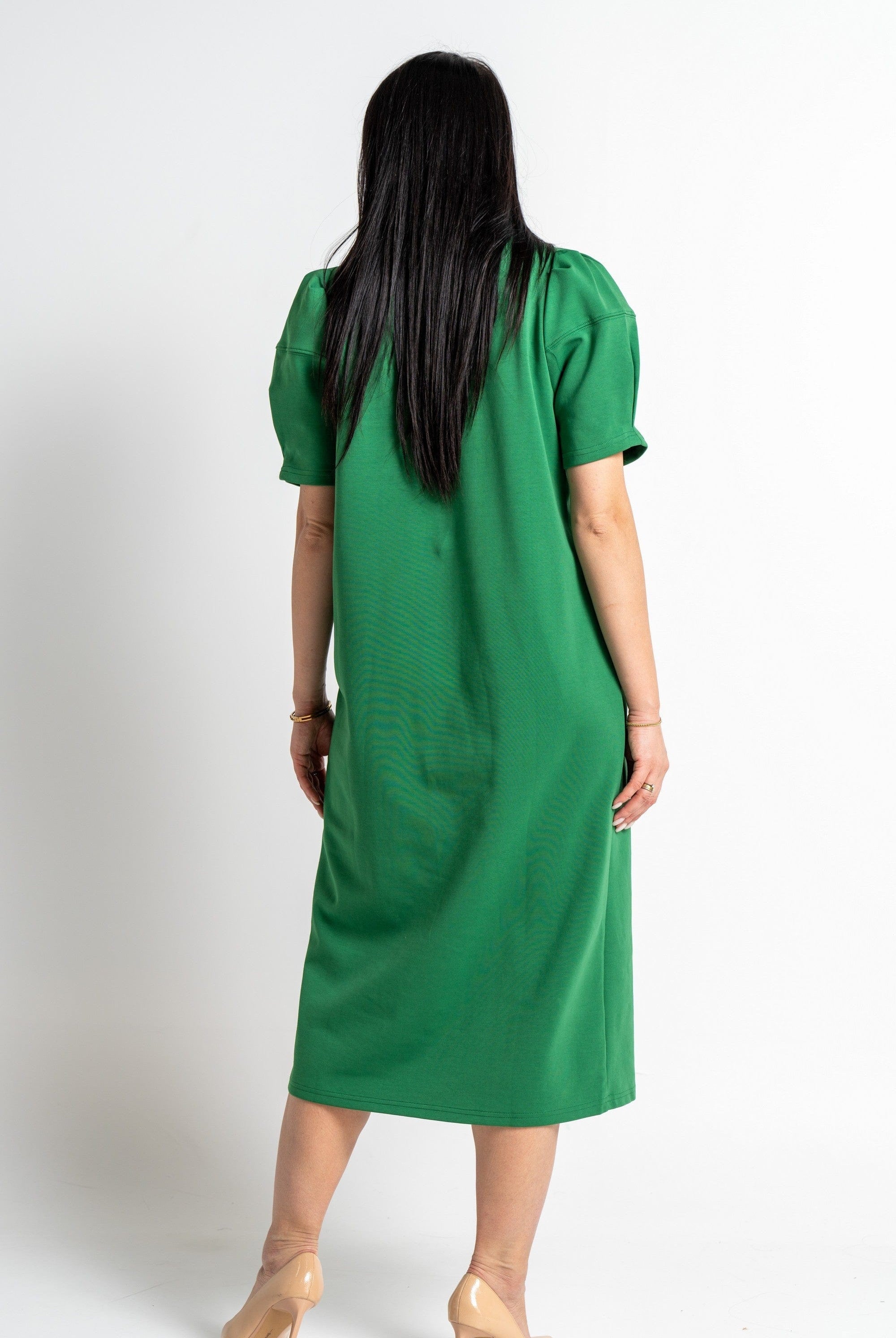 نتشي فستان ميدي بأكمام قصيرة منفوخة