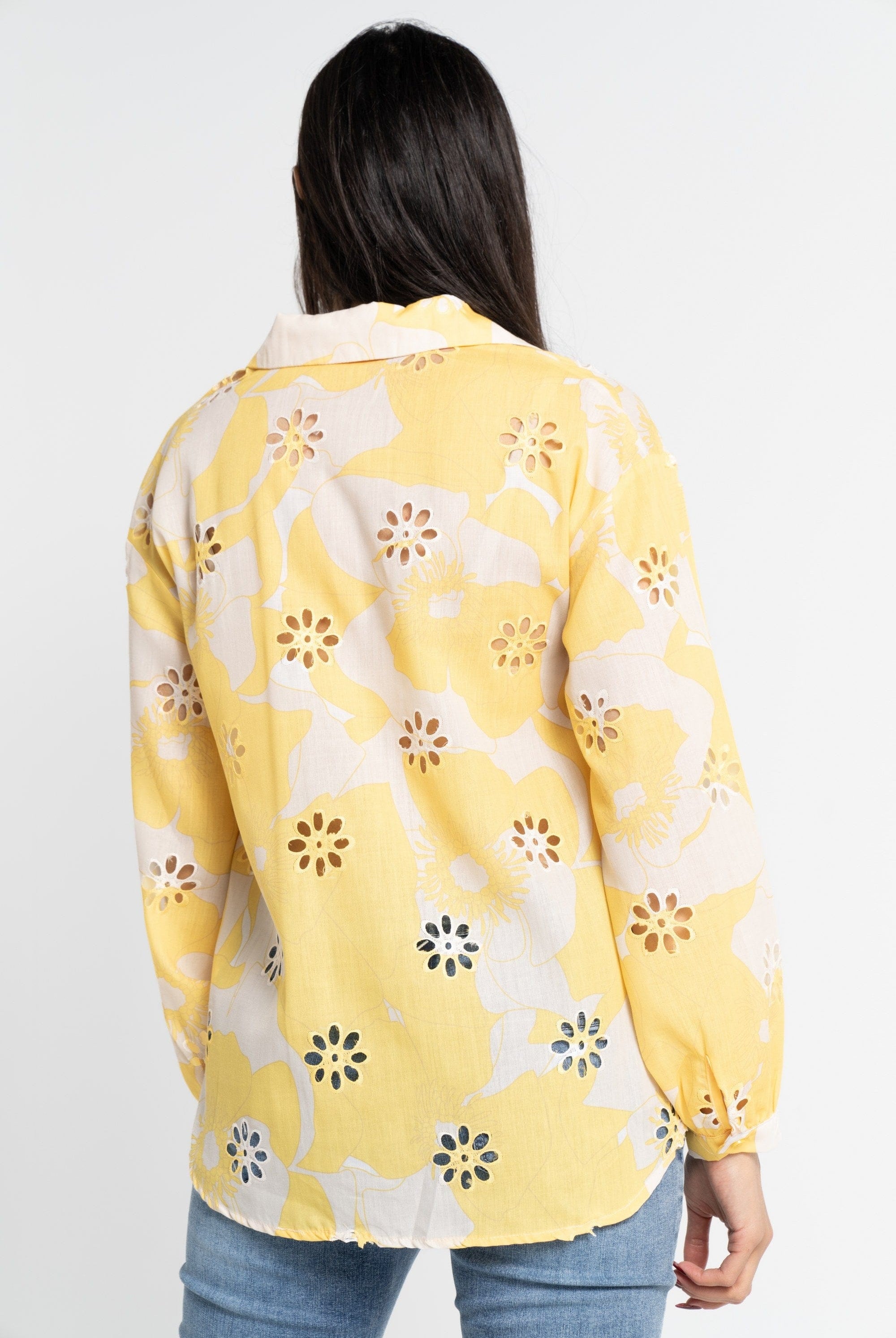 نتشي قميص بأكمام طويلة مخرم على شكل ورود نسائي