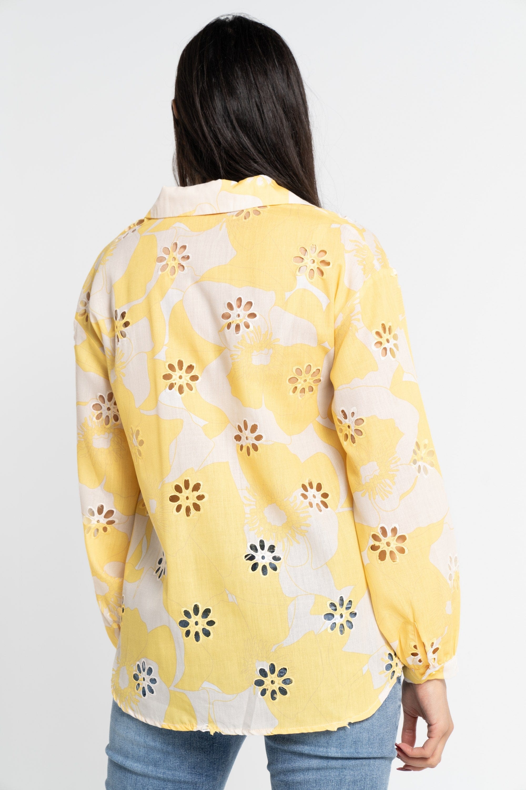 نتشي قميص بأكمام طويلة مخرم على شكل ورود نسائي