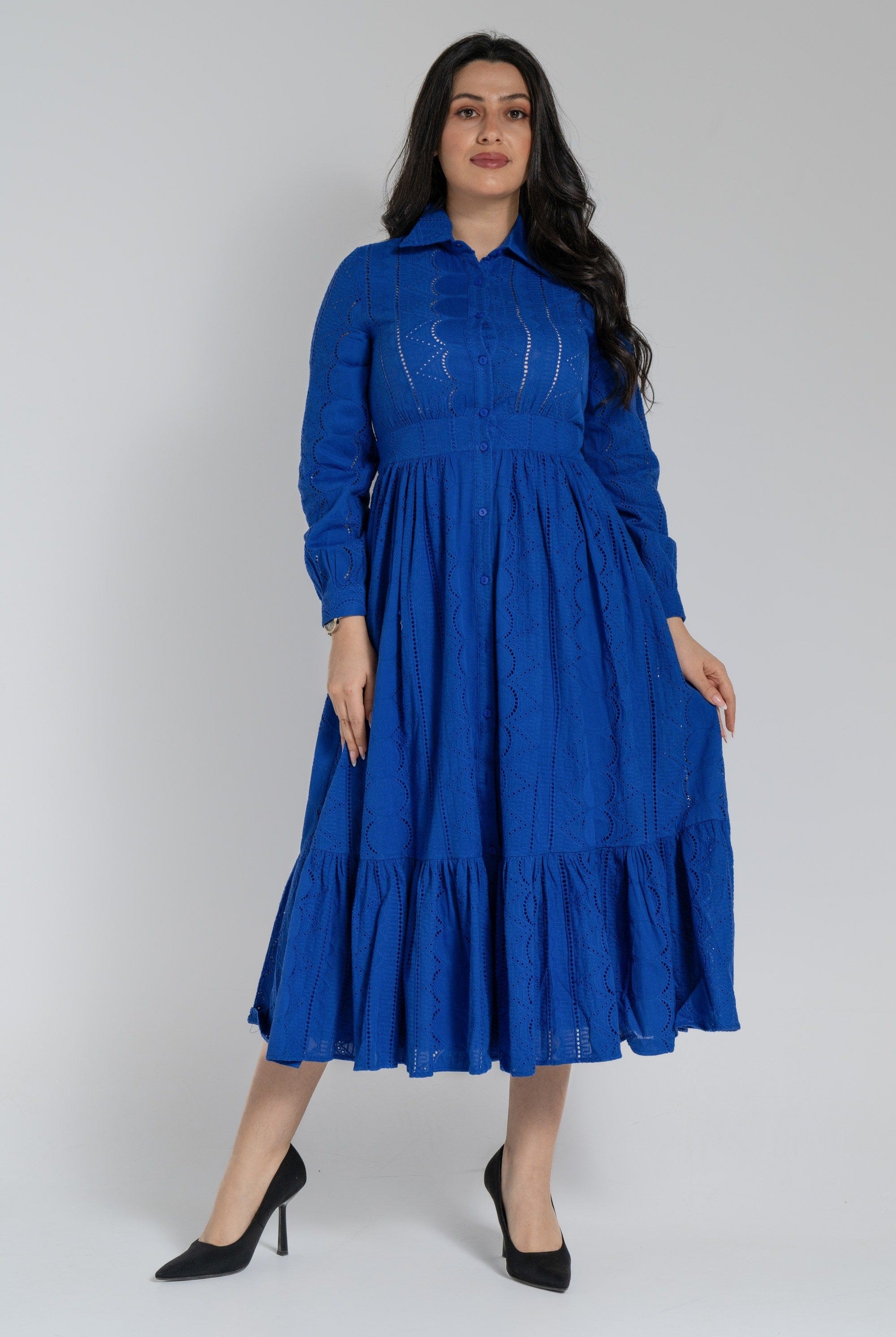 نتشي فستان ميدي بأكمام طويلة مخرم مخصر نسائي