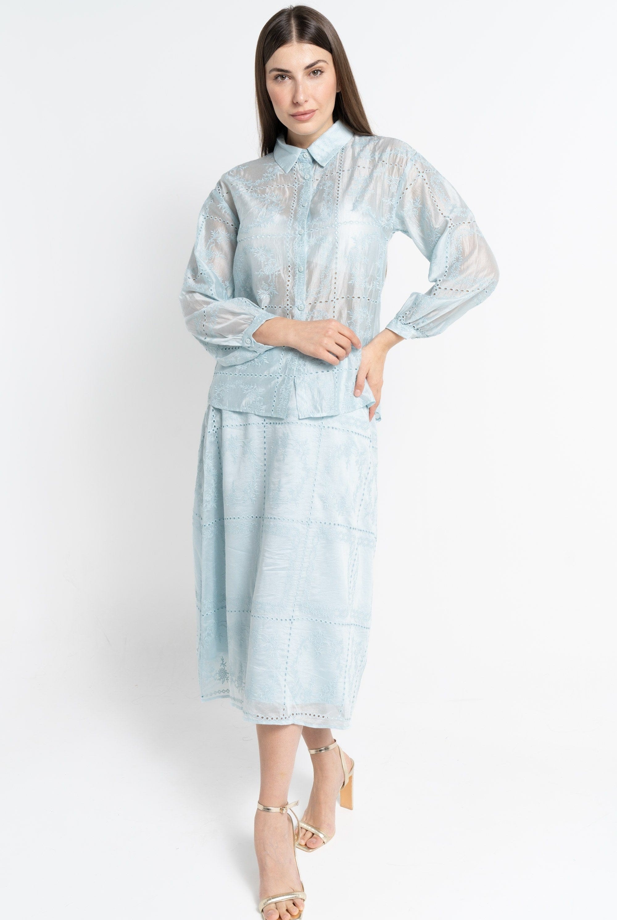 نتشي قميص طويل الأكمام مخرم مطرز نسائي