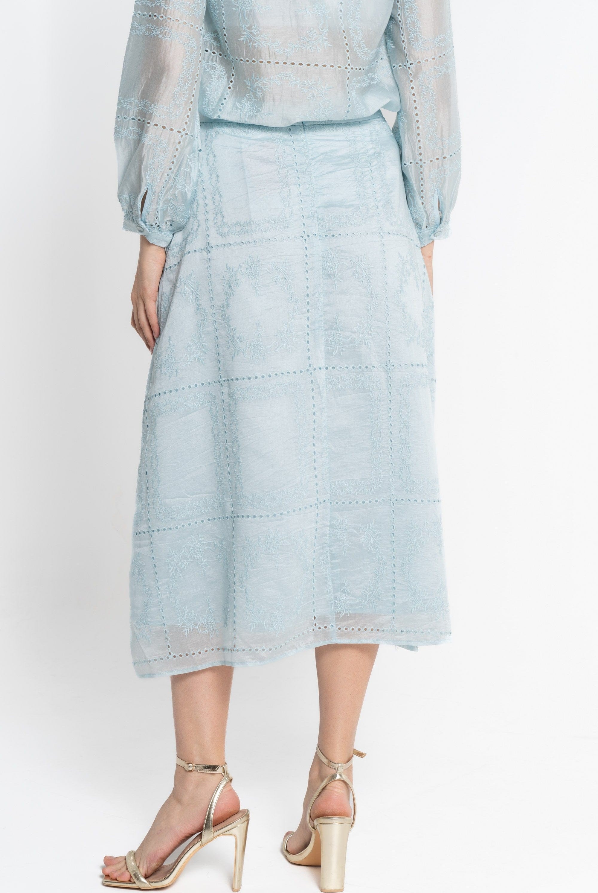 نتشي تنورة ميدي نسائية بتطريز مخرم