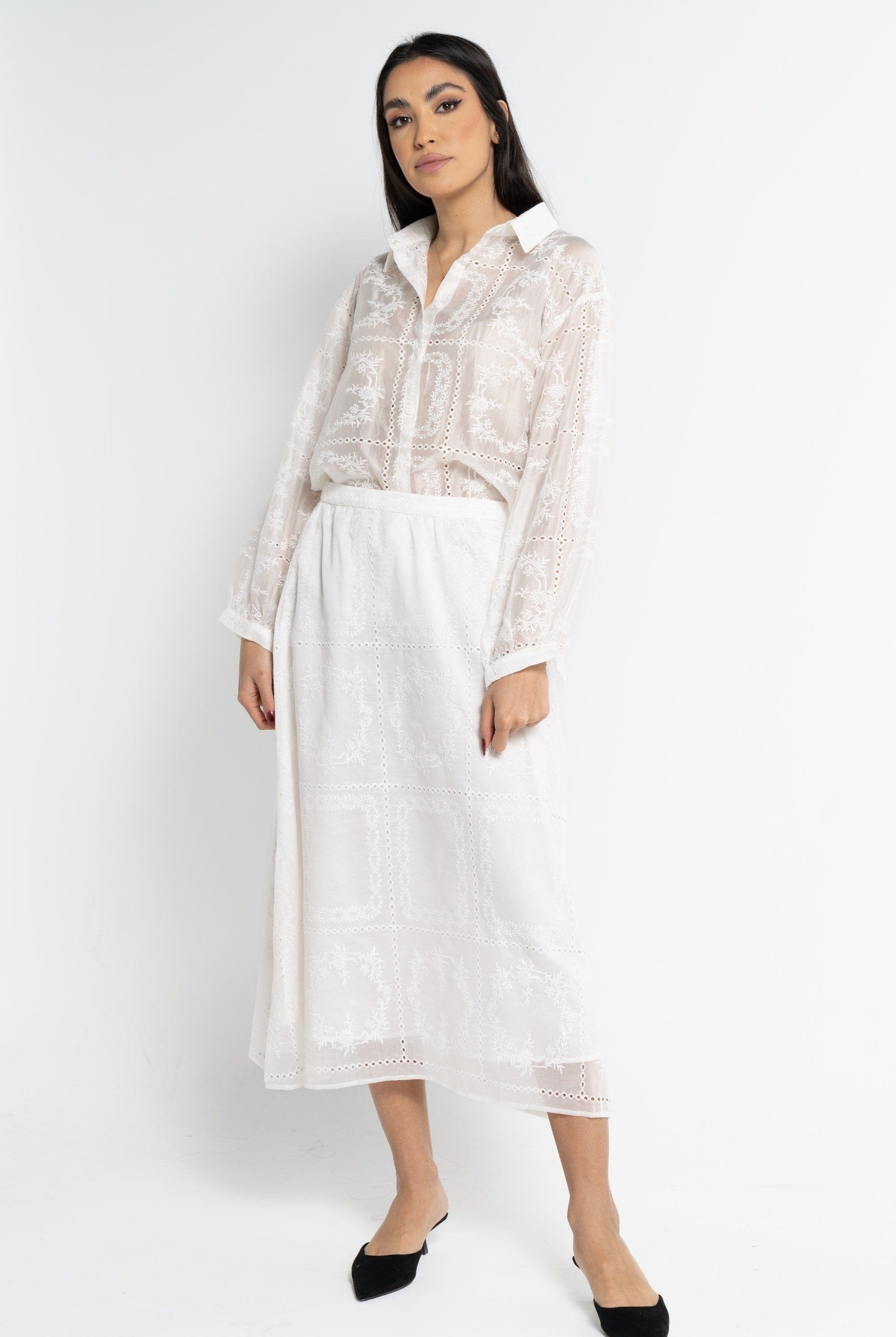 نتشي تنورة ميدي نسائية بتطريز مخرم