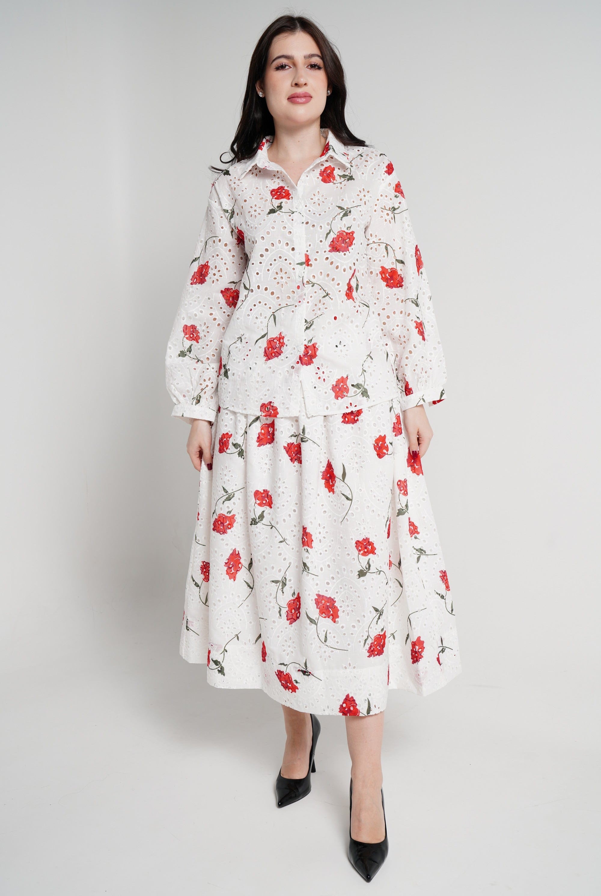 نتشي قميص بأكمام طويلة مخرم مورد نسائي أوف وايت