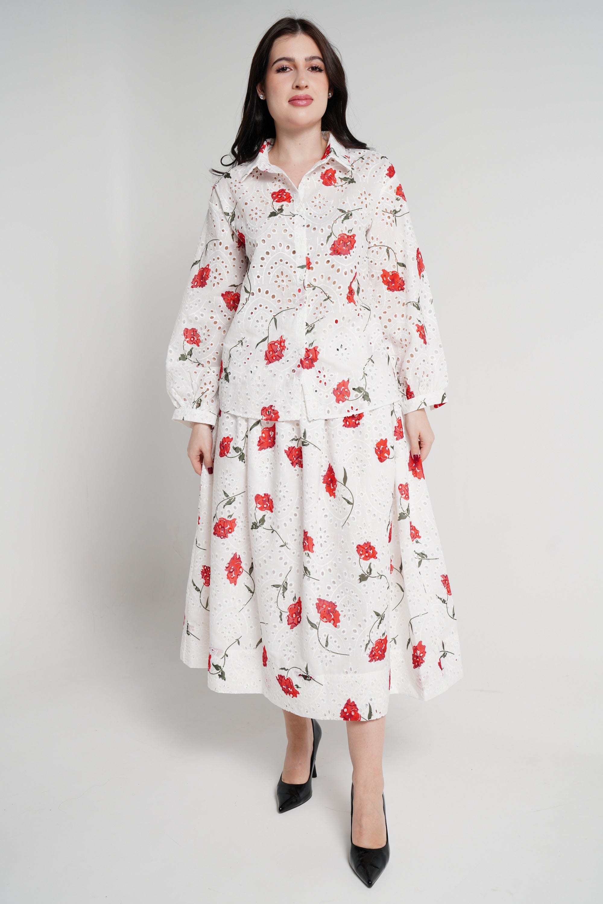 نتشي قميص بأكمام طويلة مخرم مورد نسائي أوف وايت