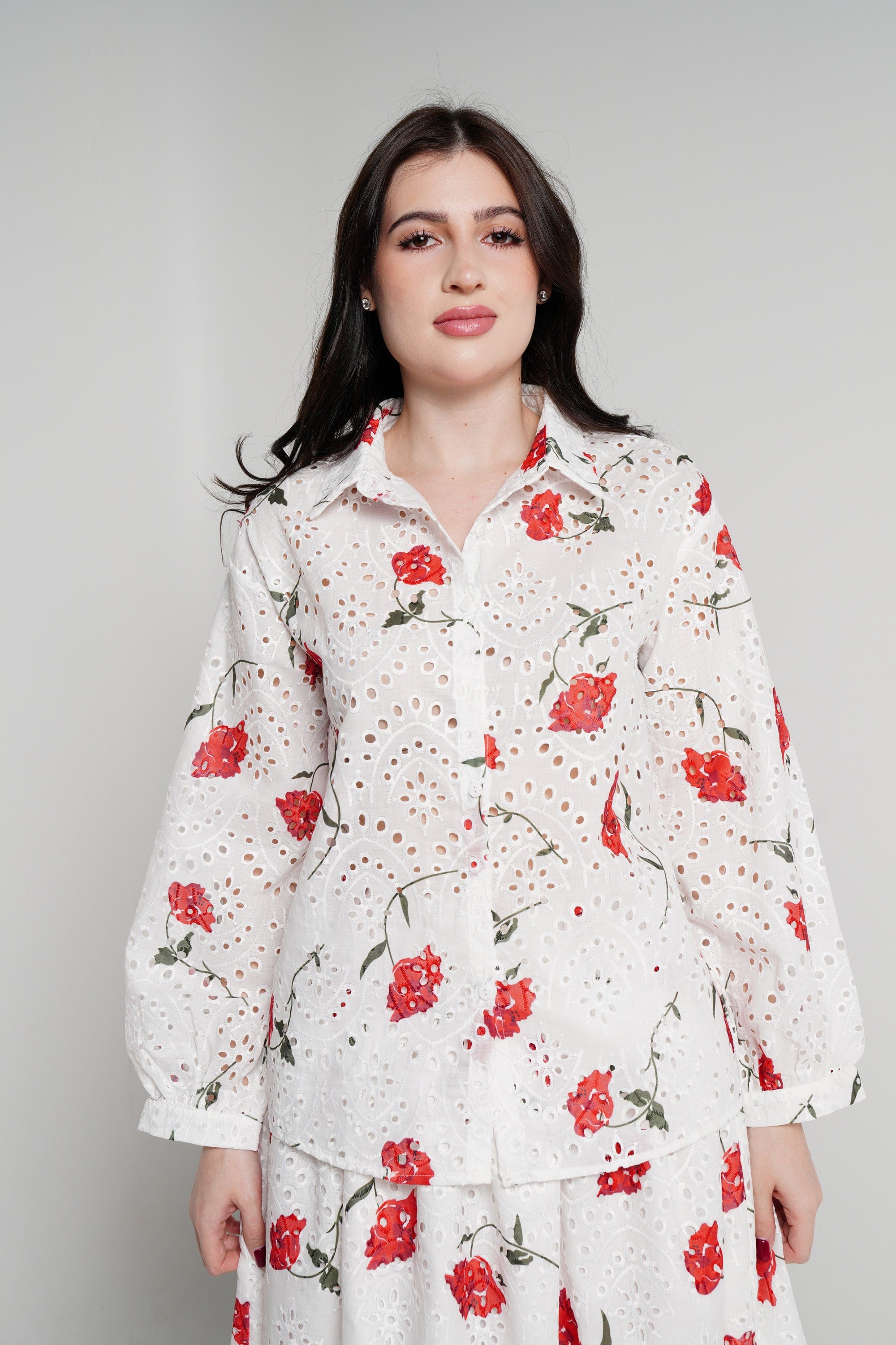 نتشي قميص بأكمام طويلة مخرم مورد نسائي أوف وايت