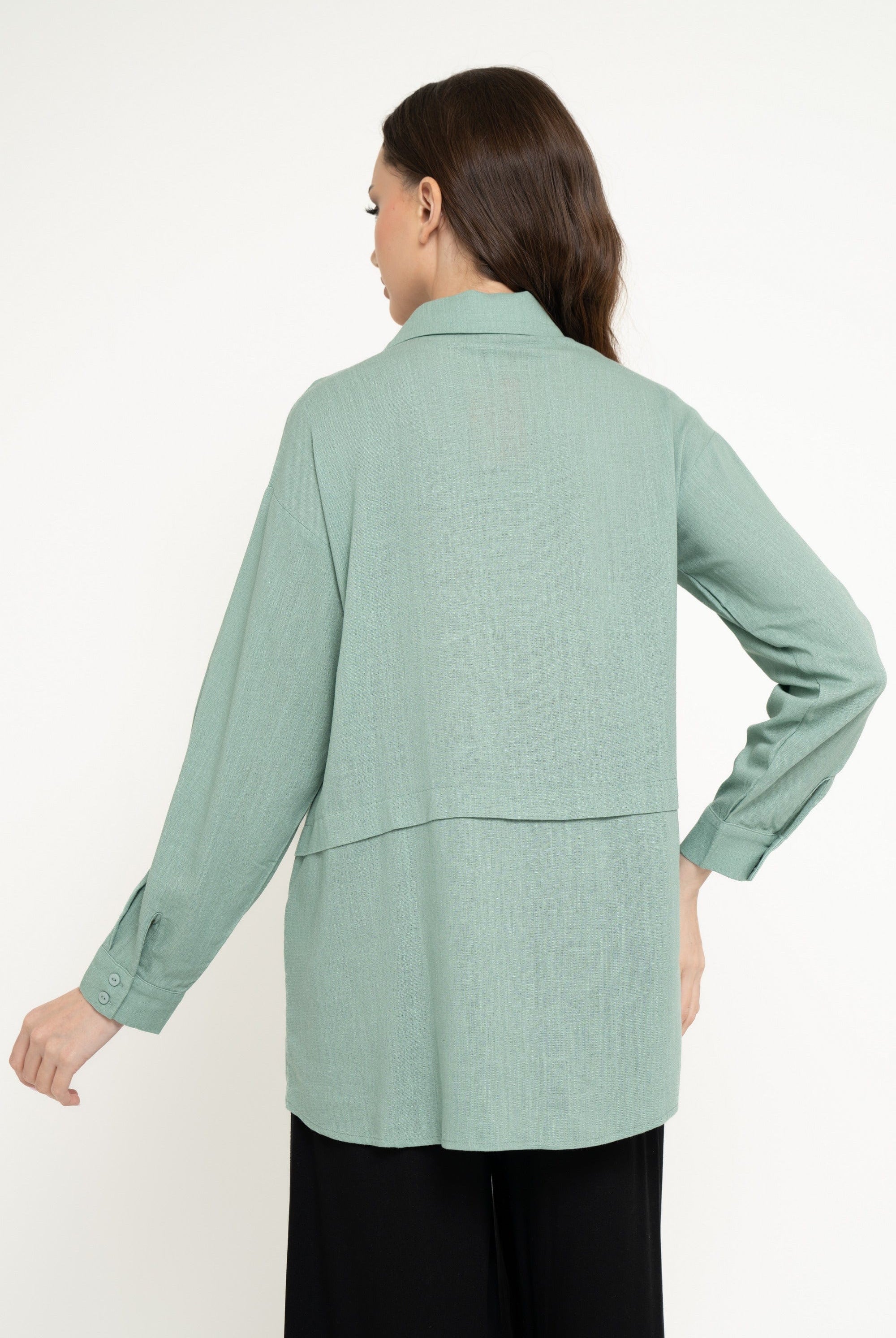 نتشي قميص سادة بجيب مورد بأزرار أمامية كم طويل نسائي