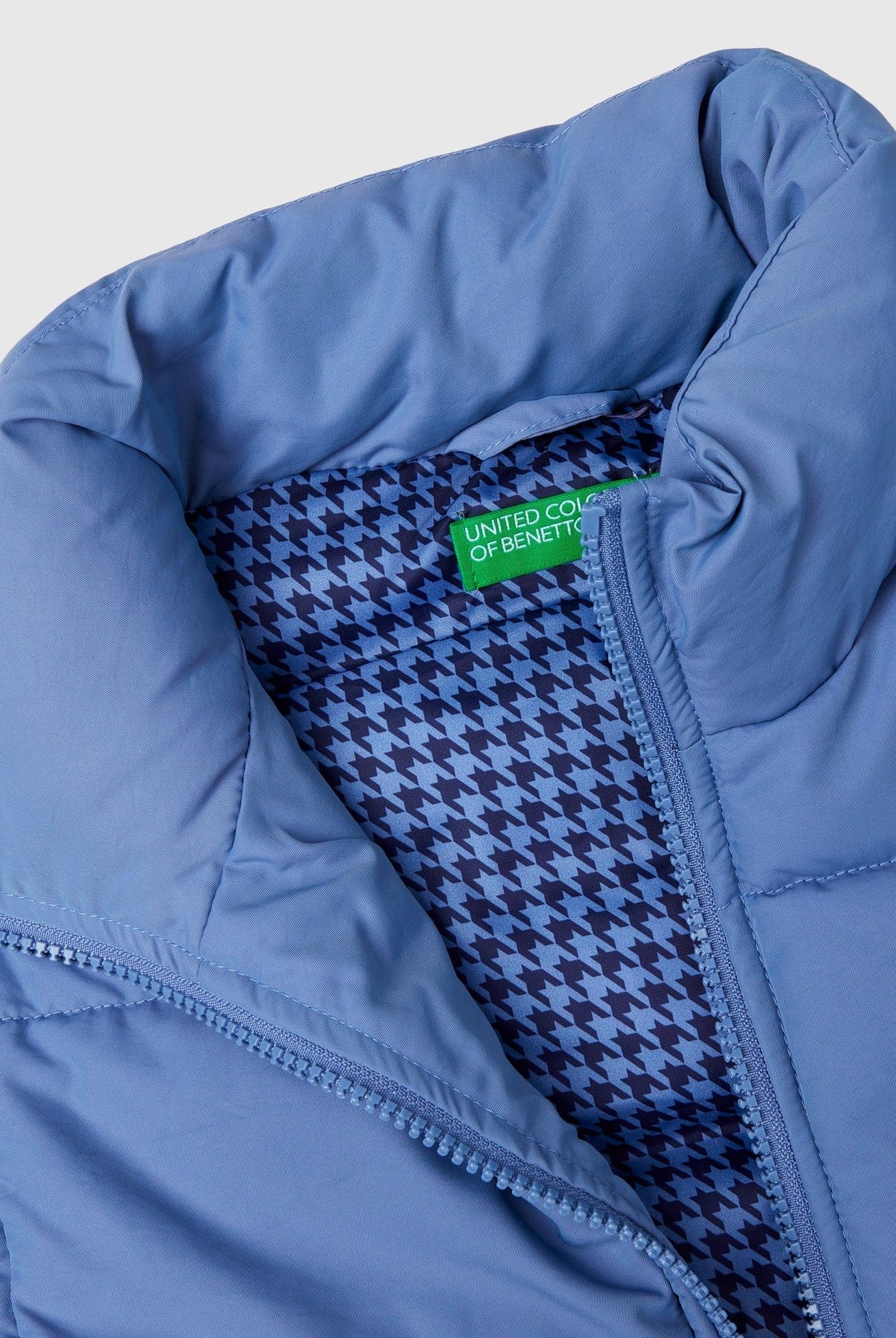 يونايتد كولورز اوف بينيتون سترة اطفال ضد المطر مبطنة بجيوب بدون اكمام