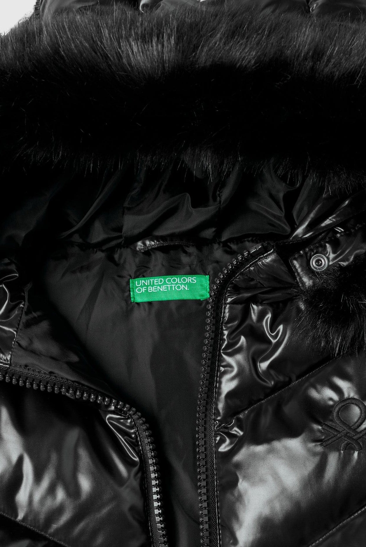 يونايتد كولورز اوف بينيتون جاكيت مبطن مع قبعة مضادة للمطر بسحاب أطفالي