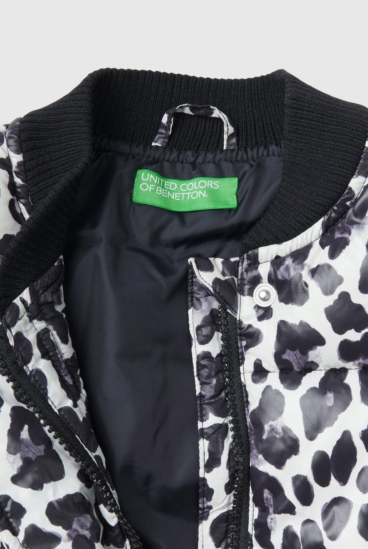 يونايتد كولورز اوف بينيتون سترة بناتي بدون أكمام بنقشة حيوانات