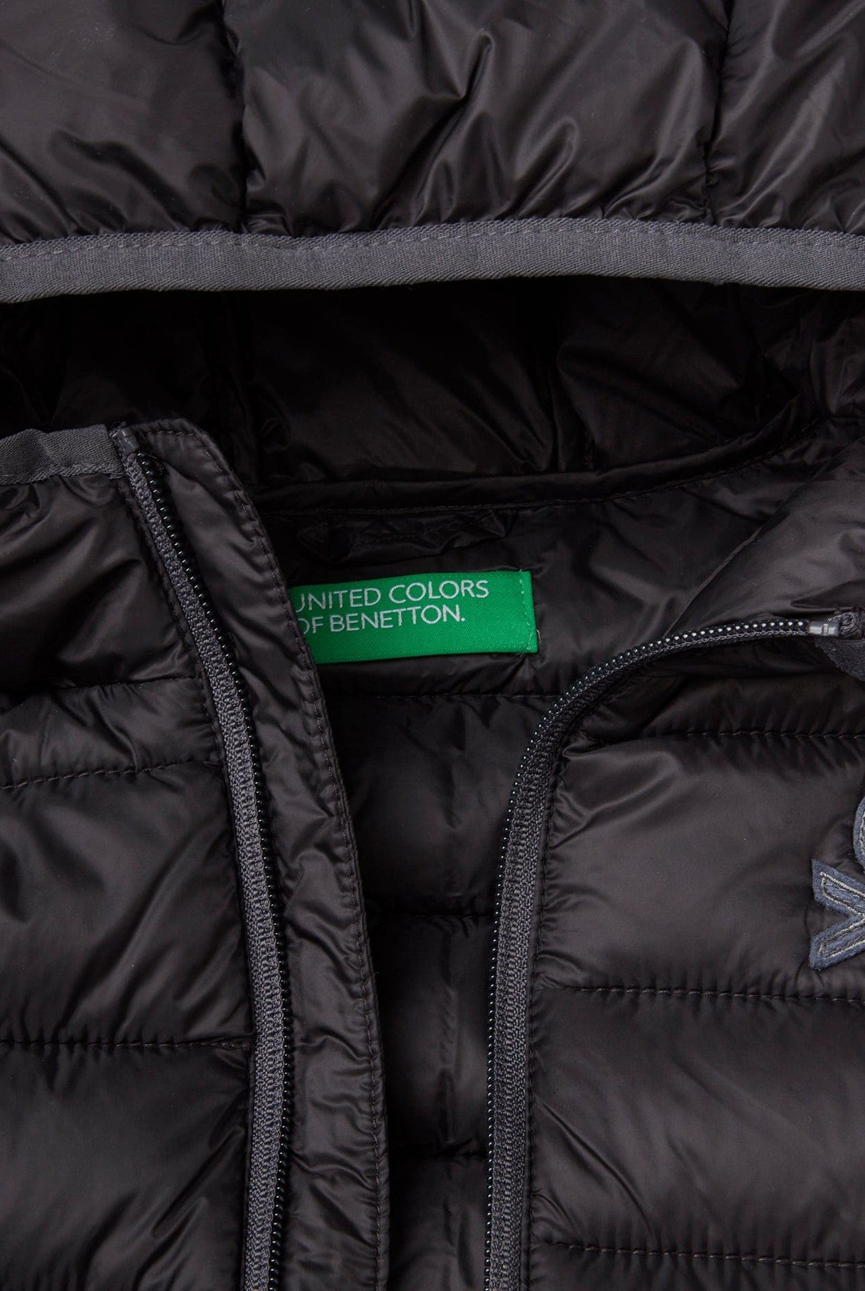 يونايتد كولورز اوف بينيتون سترة مبطنة بهودي أطفالي