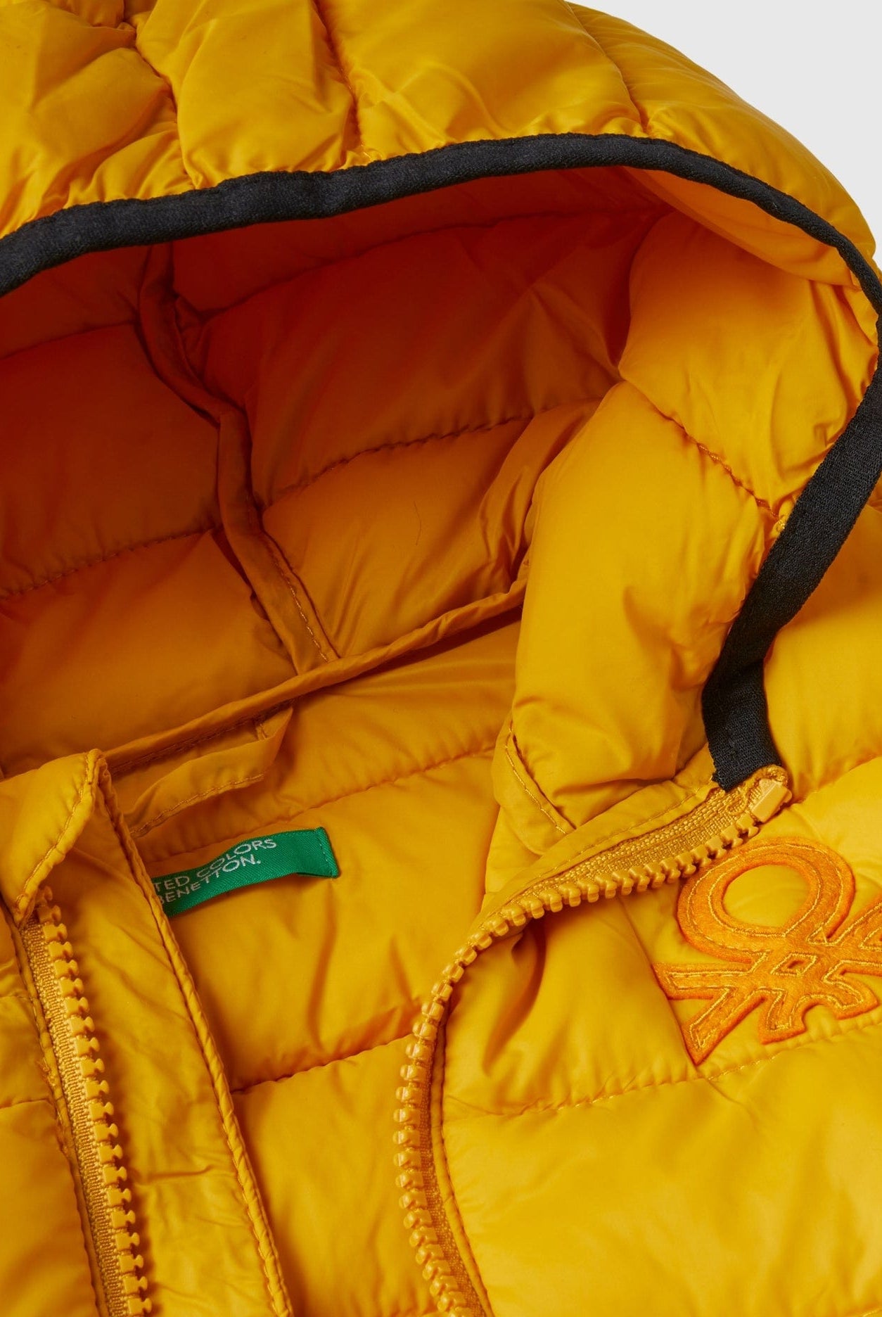 يونايتد كولورز اوف بينيتون سترة مبطنة بهودي أطفالي