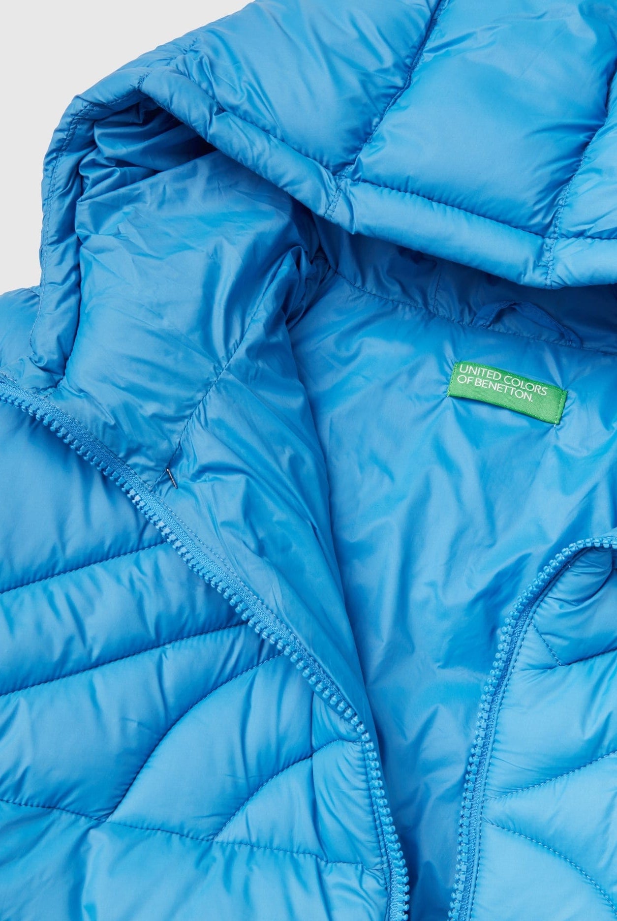 يونايتد كولورز اوف بينيتون جاكيت بشعار مطرز من بينيتون ولادي