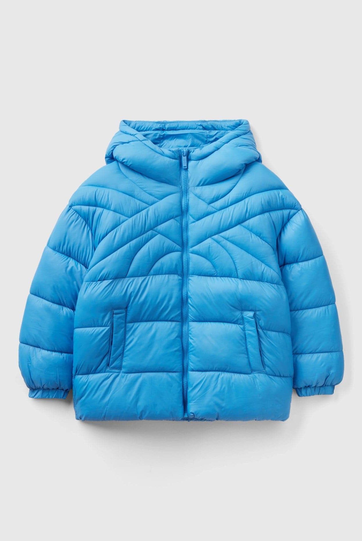 يونايتد كولورز اوف بينيتون جاكيت بشعار مطرز من بينيتون ولادي