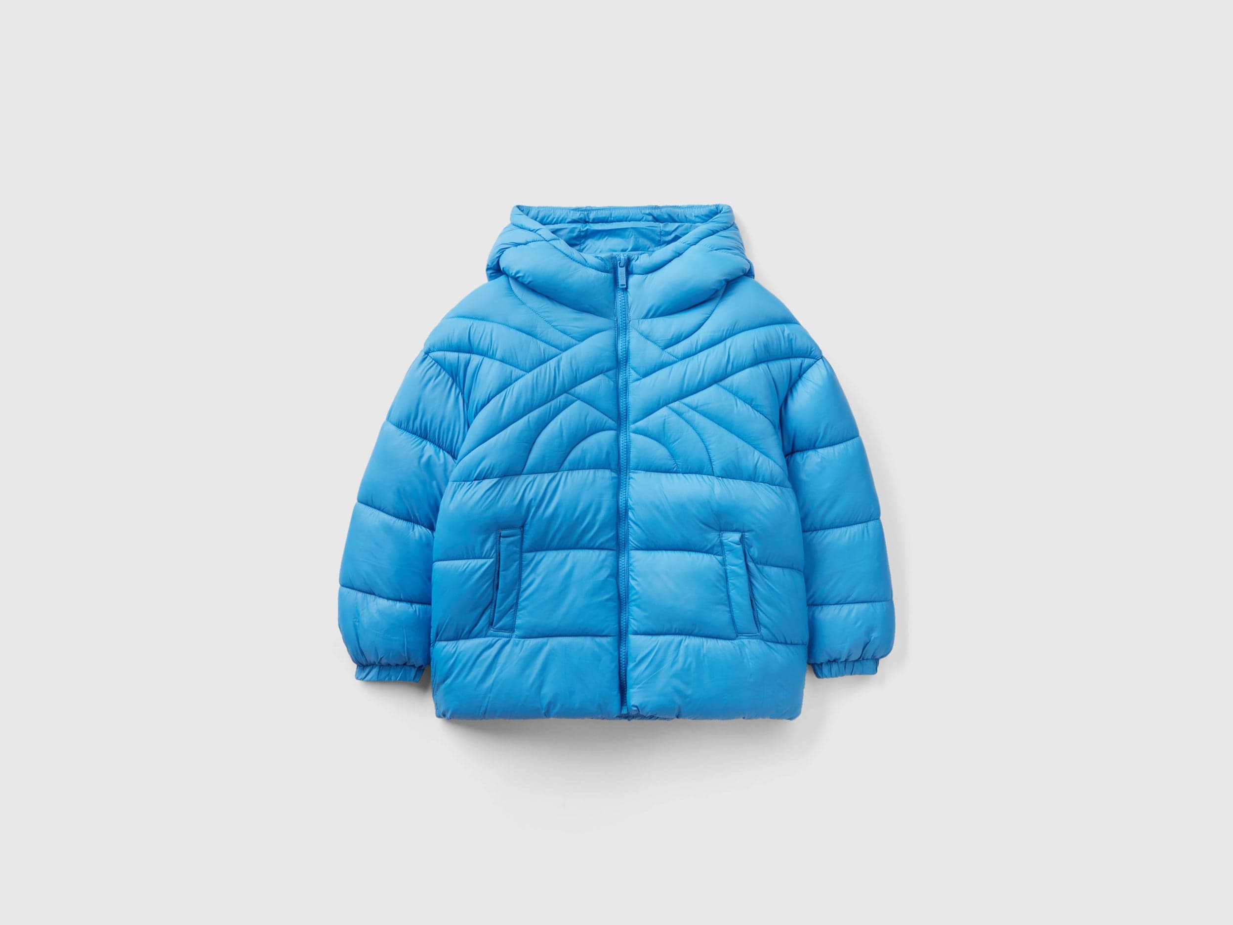 يونايتد كولورز اوف بينيتون جاكيت بشعار مطرز من بينيتون ولادي