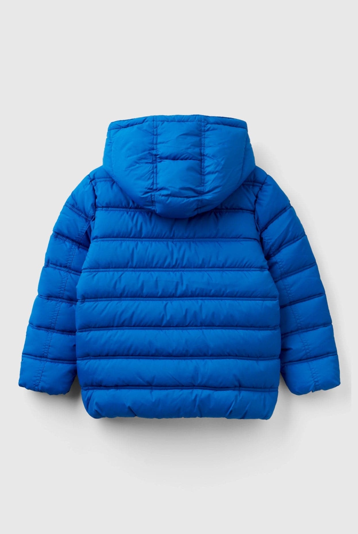 يونايتد كولورز اوف بينيتون جاكيت اطفالي منفوخ بغطاء رأس وشعار