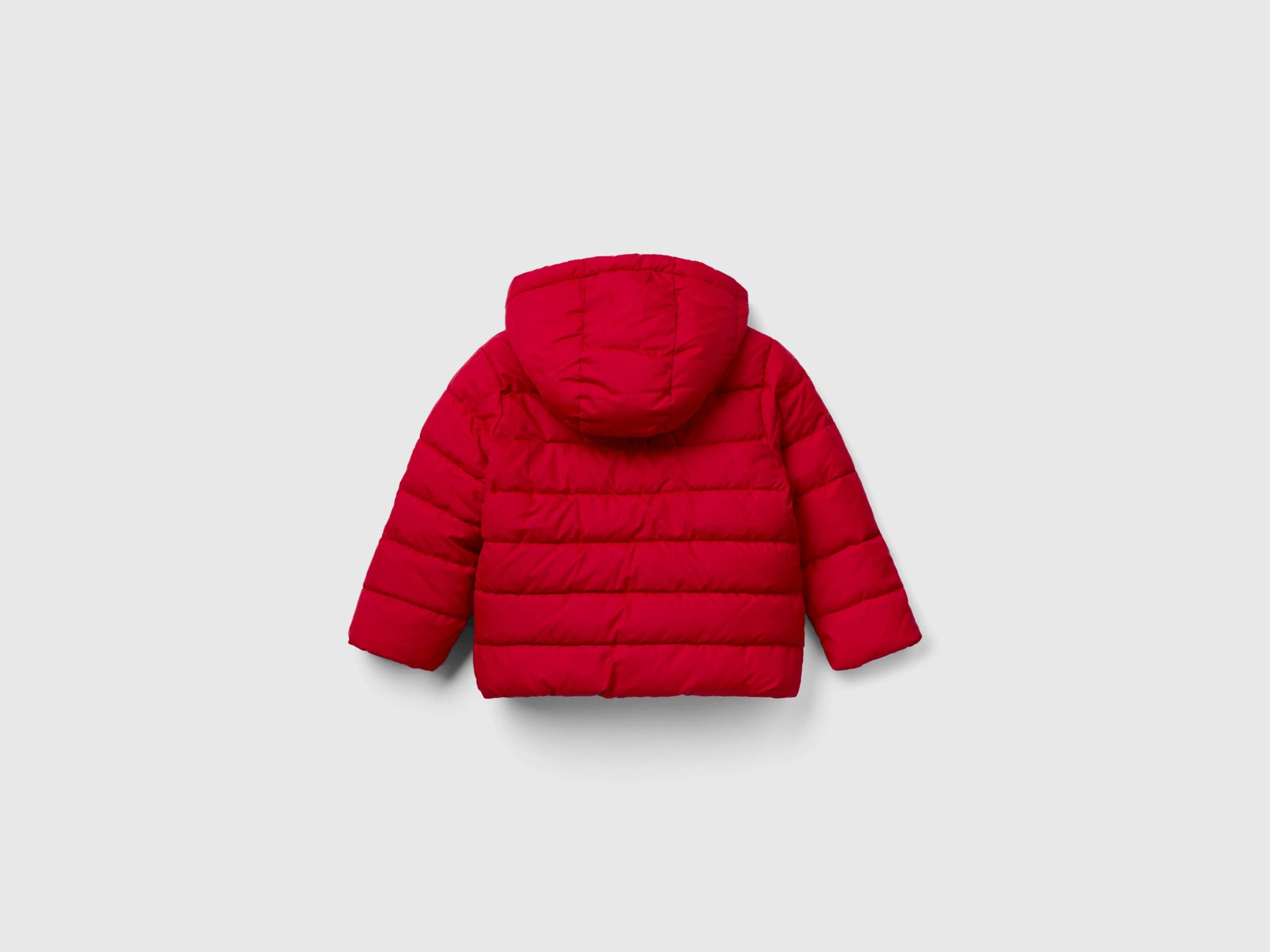 يونايتد كولورز اوف بينيتون جاكيت بافار بغطاء رأس وشعار أطفالي