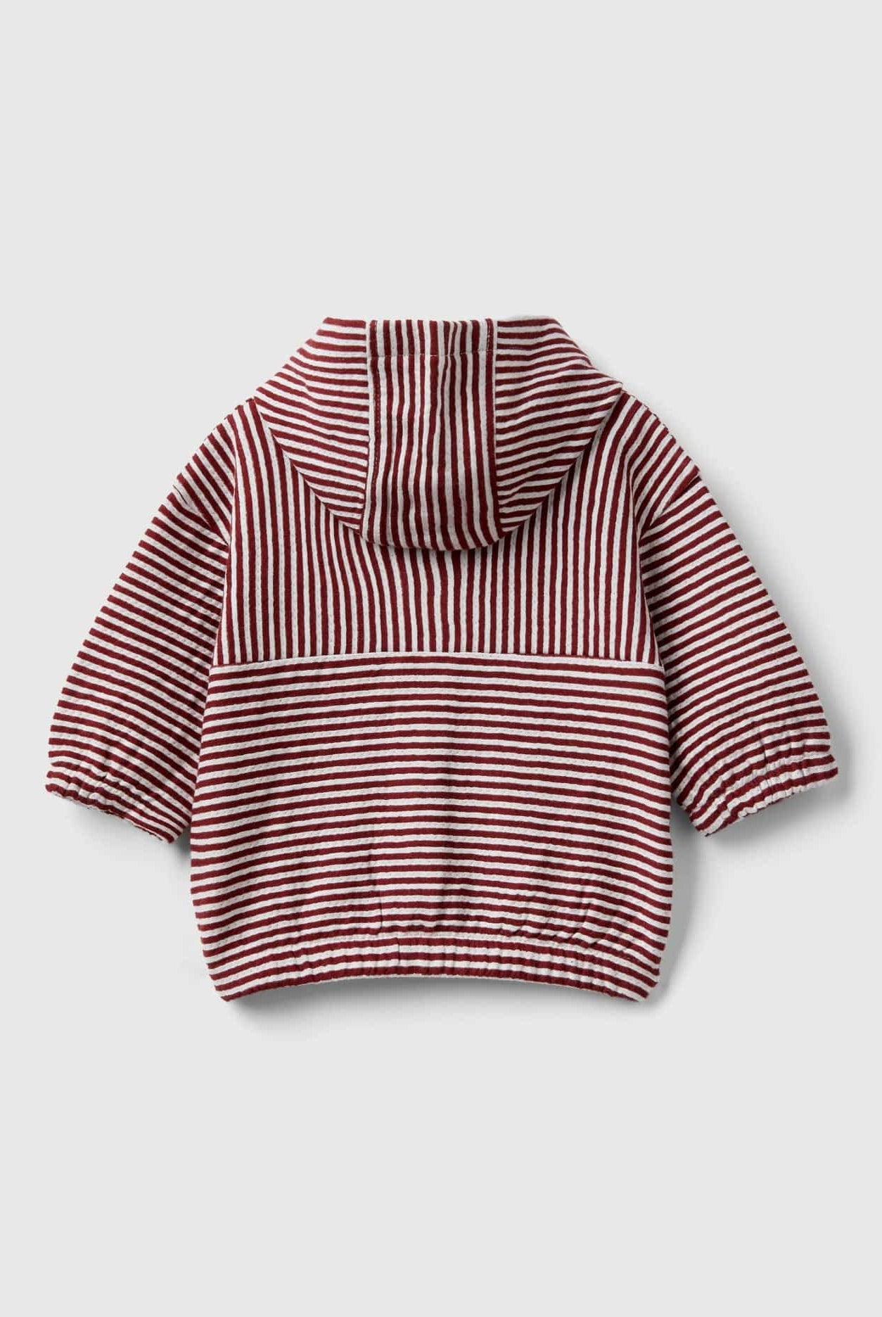 يونايتد كولورز اوف بينيتون قميص قطن مخطط بنسبة 100% بقبعة رضع