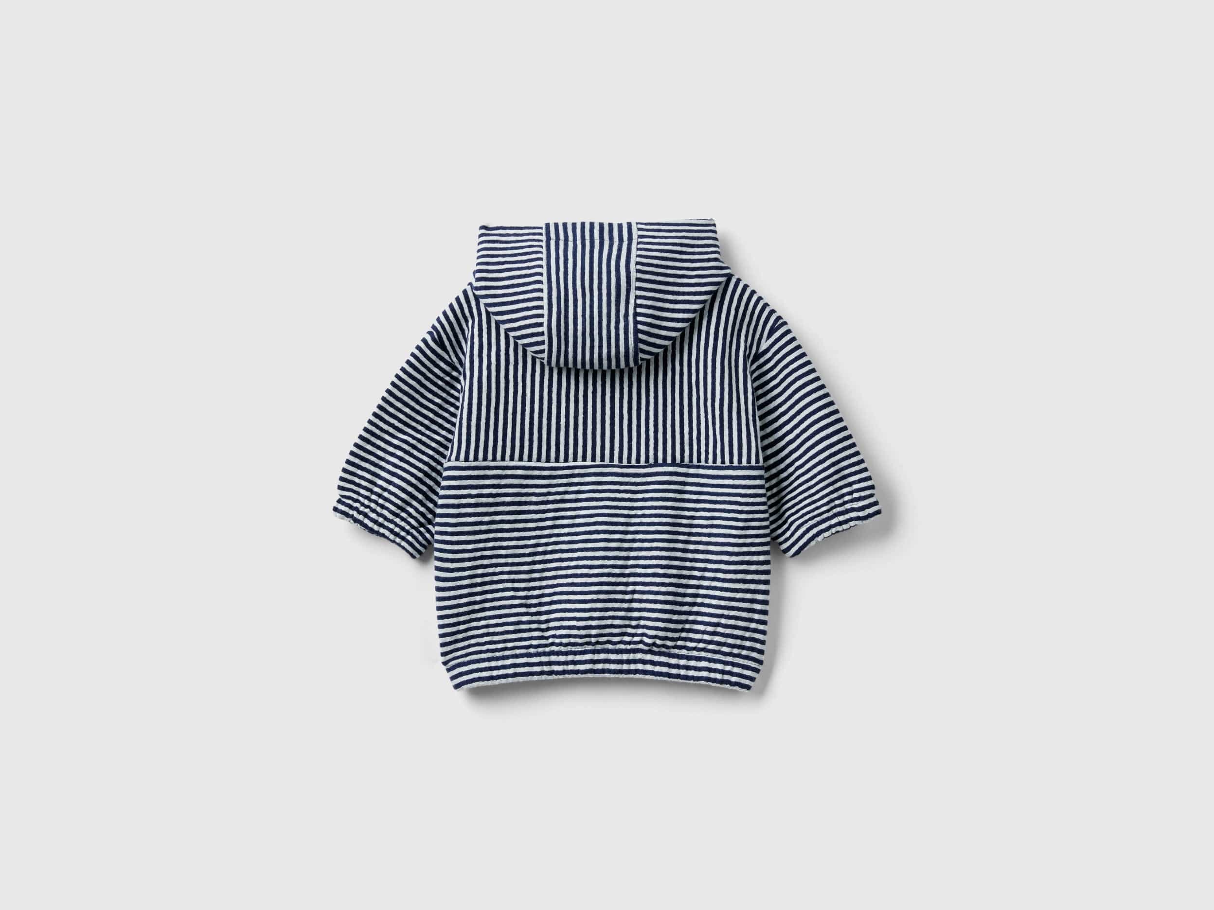 يونايتد كولورز اوف بينيتون قميص قطن مخطط بنسبة 100% بقبعة رضع