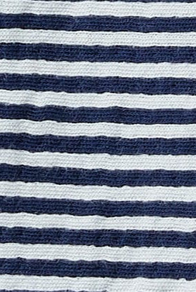 يونايتد كولورز اوف بينيتون قميص قطن مخطط بنسبة 100% بقبعة رضع