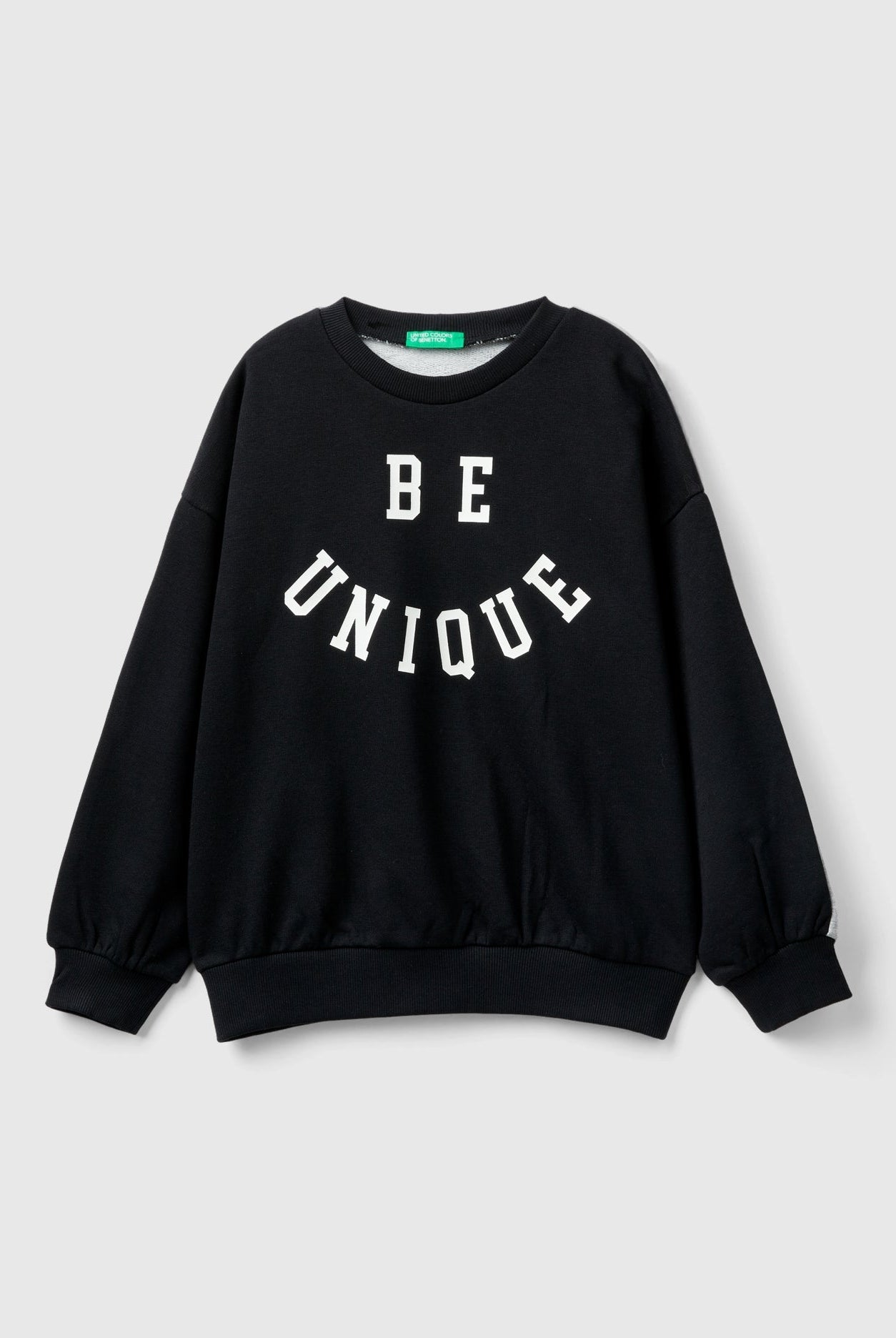 يونايتد كولورز اوف بينيتون سويت شيرت بألوان متباينة بطبعة أولادي