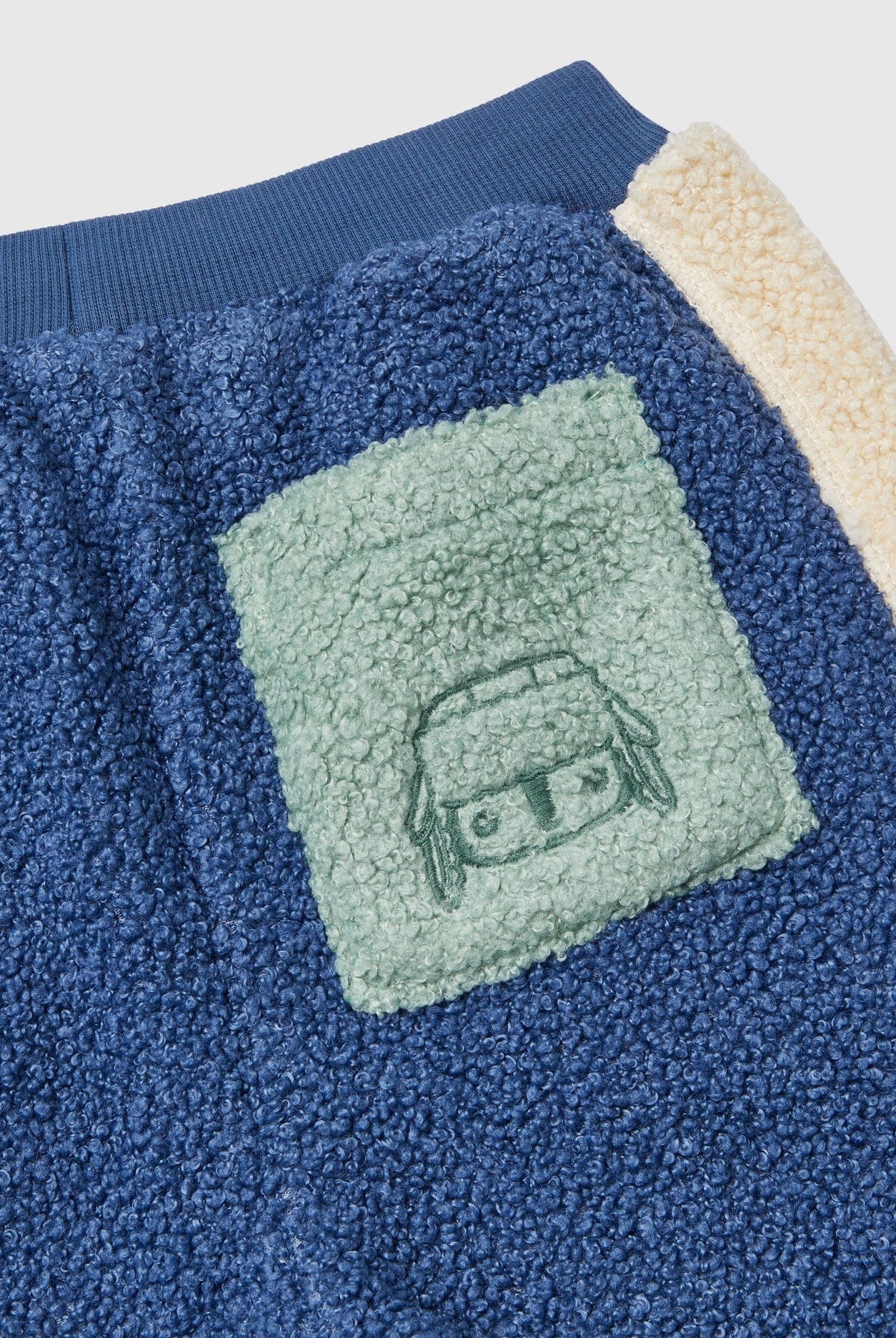 يونايتد كولورز اوف بينيتون بنطلون رياضي بتفاصيل خطوط جانبية وتصميم ملون أطفالي