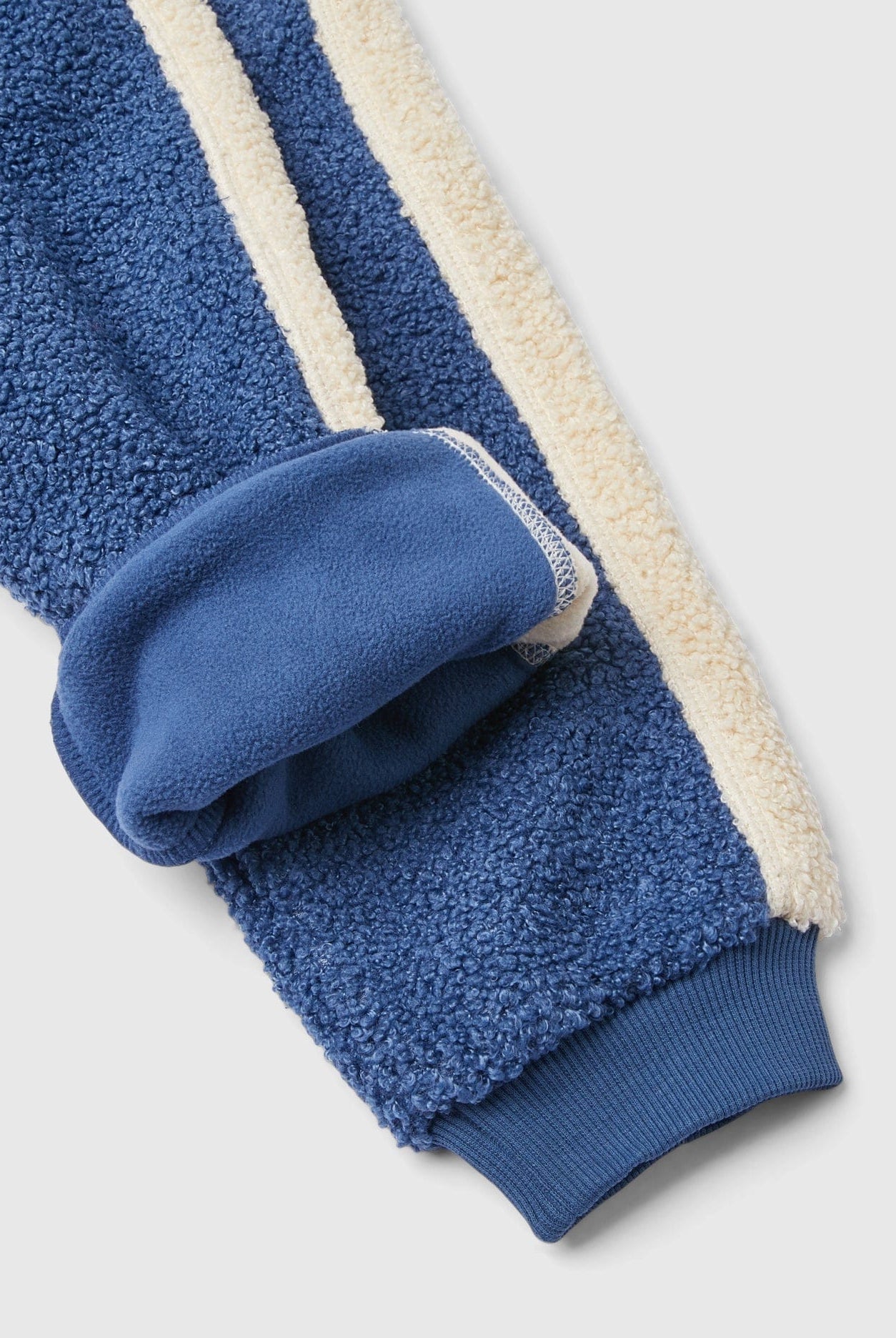 يونايتد كولورز اوف بينيتون بنطلون رياضي بتفاصيل خطوط جانبية وتصميم ملون أطفالي