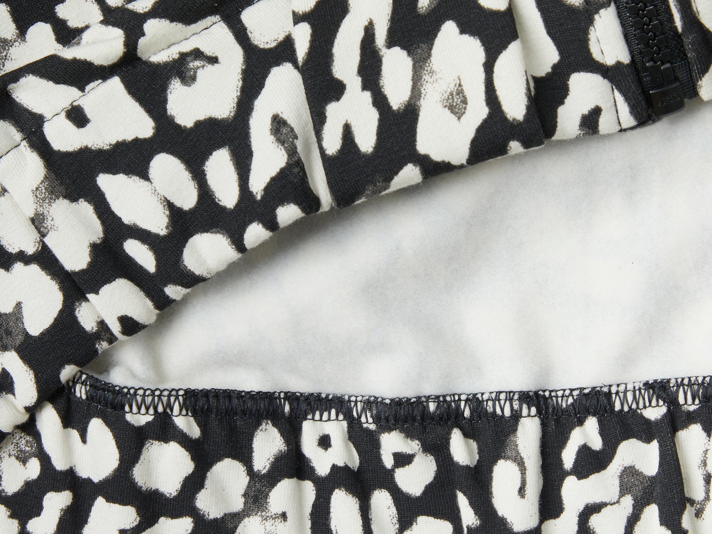 يونايتد كولورز اوف بينيتون هودي بناتي بأكمام طويلة وسحاب مشجر